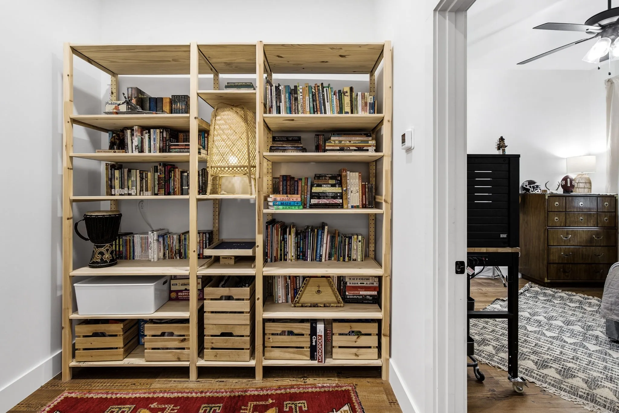 Library area between two secondary bedrooms