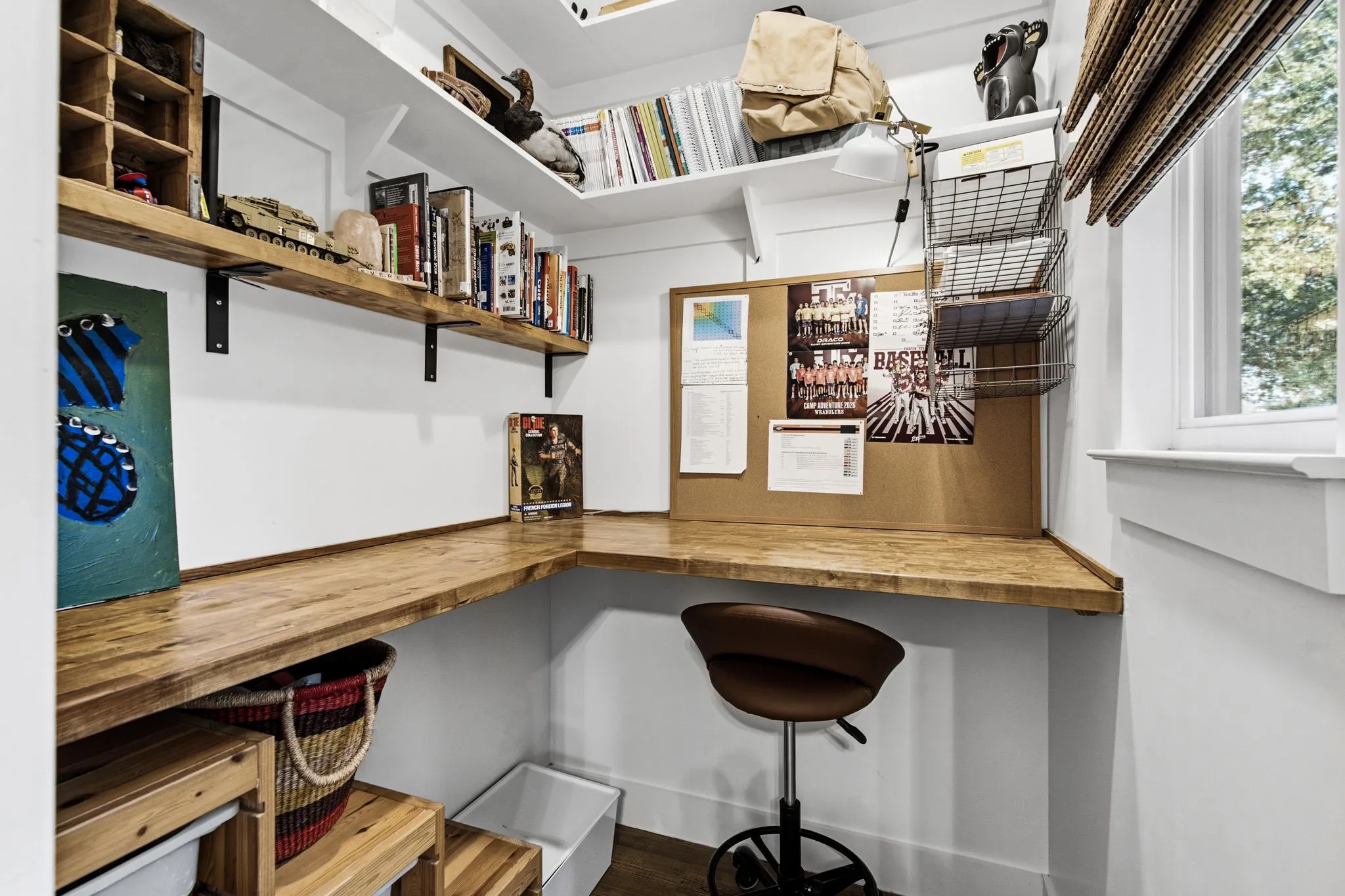 Closet with built in desk in bedroom 2