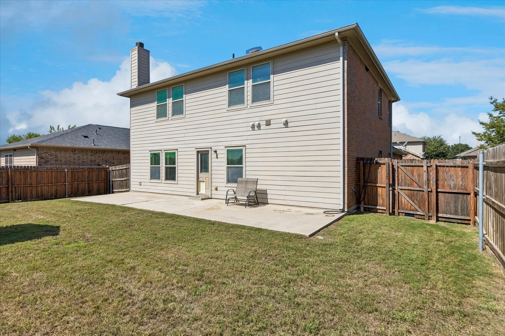 Single Family Residence For Sale in Wise County , 12233 Big Rock Drive, Rhome, Texas 76078, 4 Bedroom, 3 Bathroom, 2 Garage spaces, 2,558 Sqft, built in 2012, mls#21410773, Real Estate Agent in Rhome, Homes For Sale in Wise county, Homes For Sale in Rhome, Realtor in Rhome Texas, Real Estate Brokerage Independent Realty Texas, Luminita Cordes Realtor