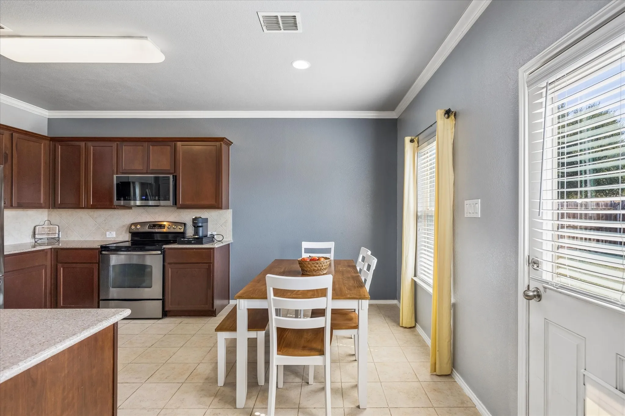 Single Family Residence For Sale in Wise County , 12233 Big Rock Drive, Rhome, Texas 76078, 4 Bedroom, 3 Bathroom, 2 Garage spaces, 2,558 Sqft, built in 2012, mls#21410773, Real Estate Agent in Rhome, Homes For Sale in Wise county, Homes For Sale in Rhome, Realtor in Rhome Texas, Real Estate Brokerage Independent Realty Texas, Luminita Cordes Realtor