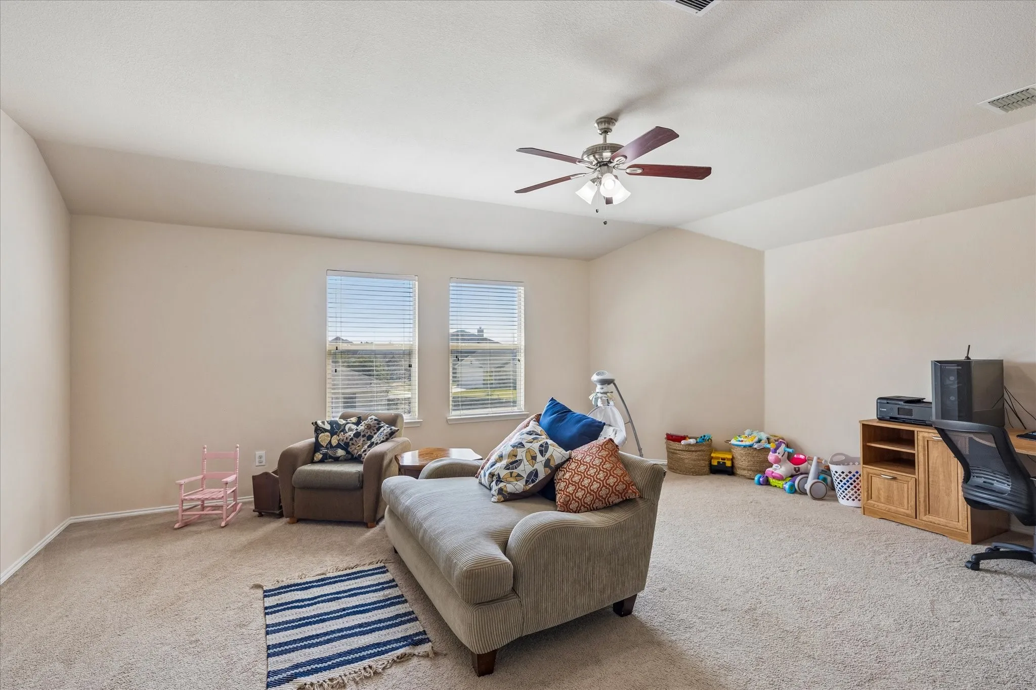 Single Family Residence For Sale in Wise County , 12233 Big Rock Drive, Rhome, Texas 76078, 4 Bedroom, 3 Bathroom, 2 Garage spaces, 2,558 Sqft, built in 2012, mls#21410773, Real Estate Agent in Rhome, Homes For Sale in Wise county, Homes For Sale in Rhome, Realtor in Rhome Texas, Real Estate Brokerage Independent Realty Texas, Luminita Cordes Realtor