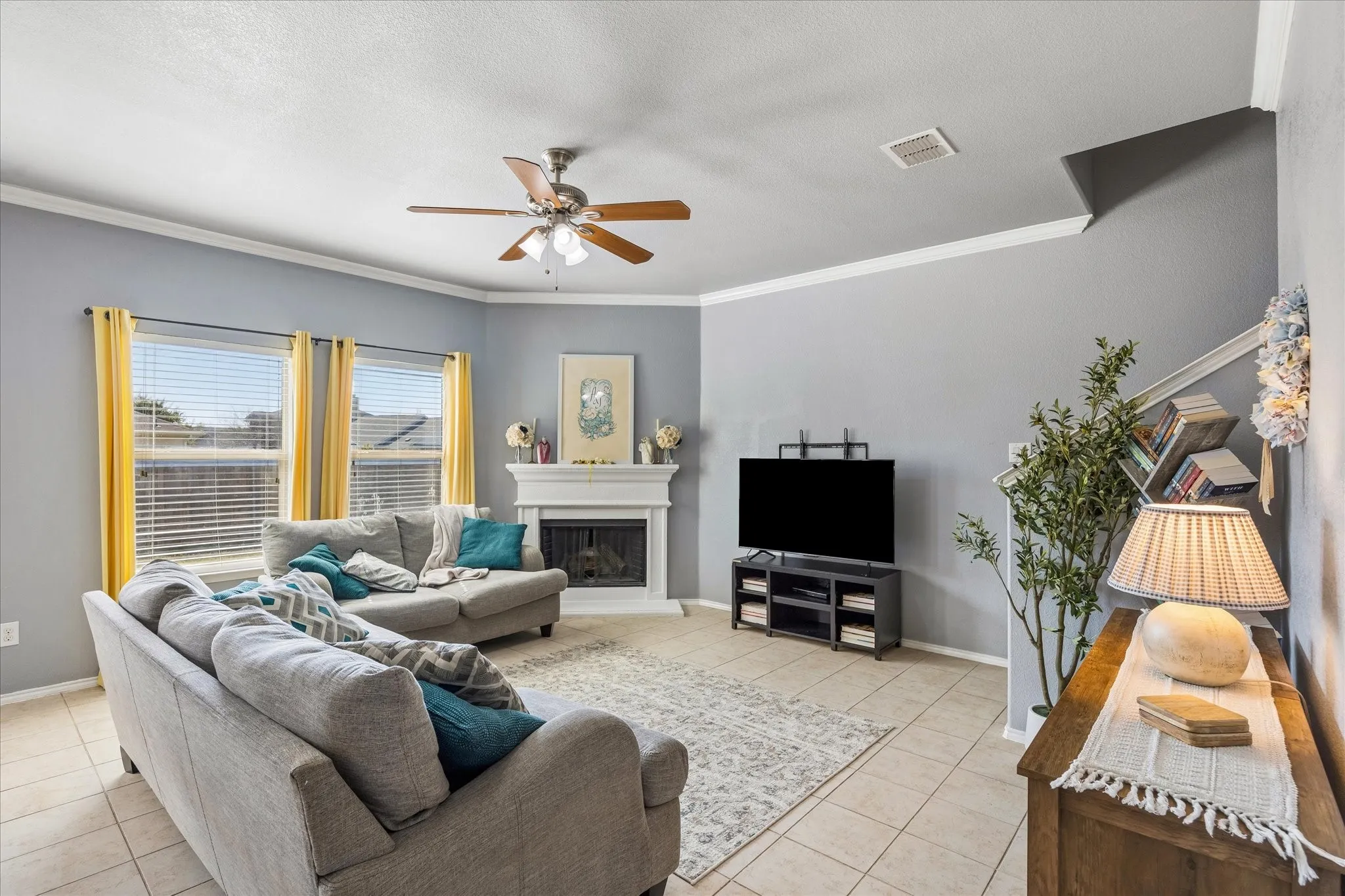 Single Family Residence For Sale in Wise County , 12233 Big Rock Drive, Rhome, Texas 76078, 4 Bedroom, 3 Bathroom, 2 Garage spaces, 2,558 Sqft, built in 2012, mls#21410773, Real Estate Agent in Rhome, Homes For Sale in Wise county, Homes For Sale in Rhome, Realtor in Rhome Texas, Real Estate Brokerage Independent Realty Texas, Luminita Cordes Realtor