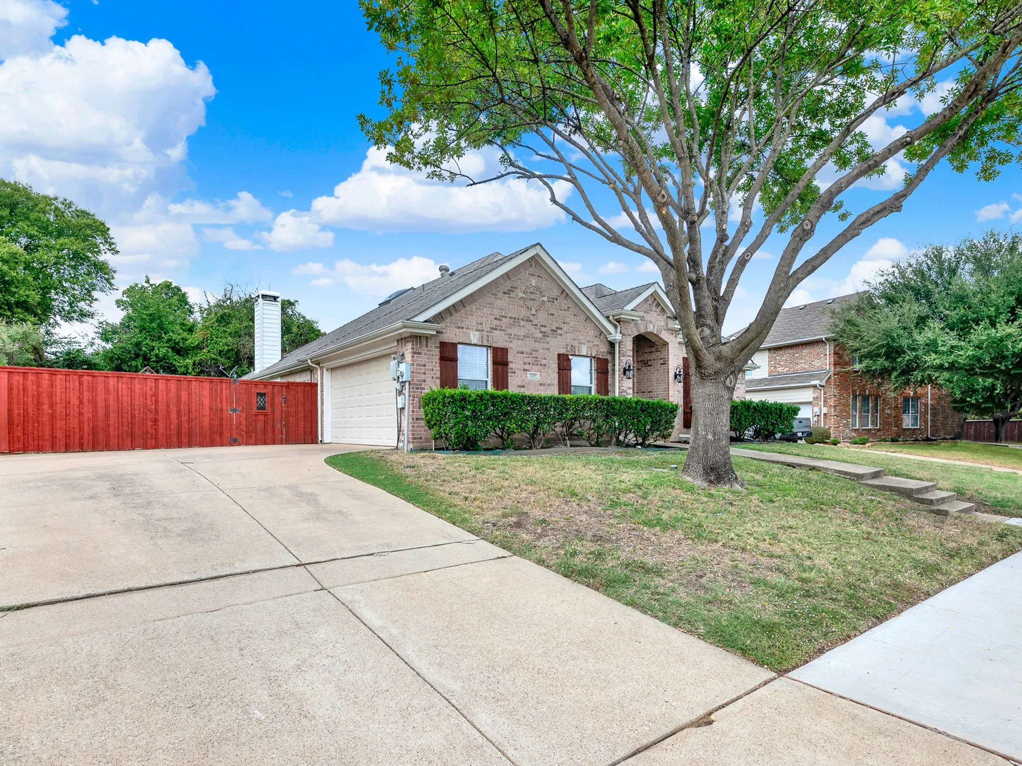 Single story home in quiet Quail Hollow Estates