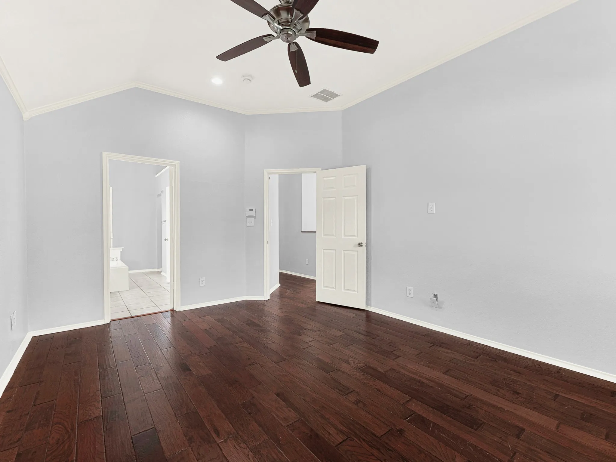 Primary bedroom and ensuite bathroom