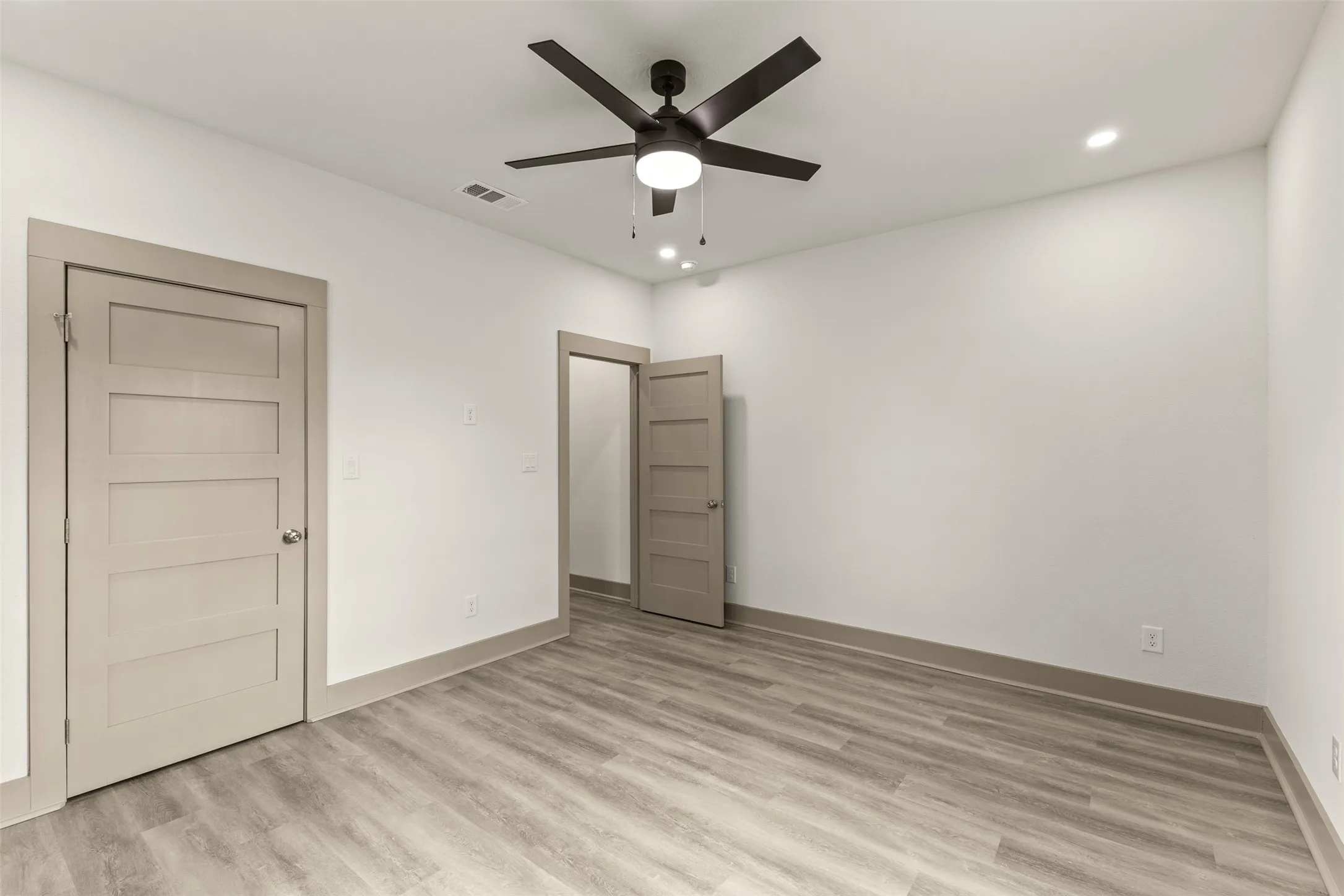 Single Family Residence For Sale in Hunt County , 5288 County Road 2248, Greenville, Texas 75402, 3 Bedroom, 2 Bathroom, 2 Garage spaces, 1,705 Sqft, built in 2026, mls#21411206, Real Estate Agent in Greenville, Homes For Sale in Hunt county, Homes For Sale in Greenville, Realtor in Greenville Texas, Real Estate Brokerage Independent Realty Texas, Luminita Cordes Realtor