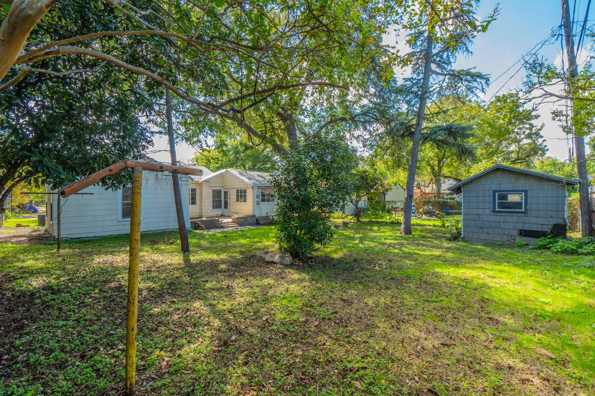 Single Family Residence For Rent in Tarrant County , 6454 Greenway Road, Fort Worth, Texas 76116, 3 Bedroom, 2 Bathroom, Garage spaces, 1,696 Sqft, built in 1943, mls#21411176, Real Estate Agent in Fort Worth, Homes For Rent in Tarrant county, Homes For Rent in Fort Worth, Realtor in Fort Worth Texas, Real Estate Brokerage Independent Realty Texas, Luminita Cordes Realtor