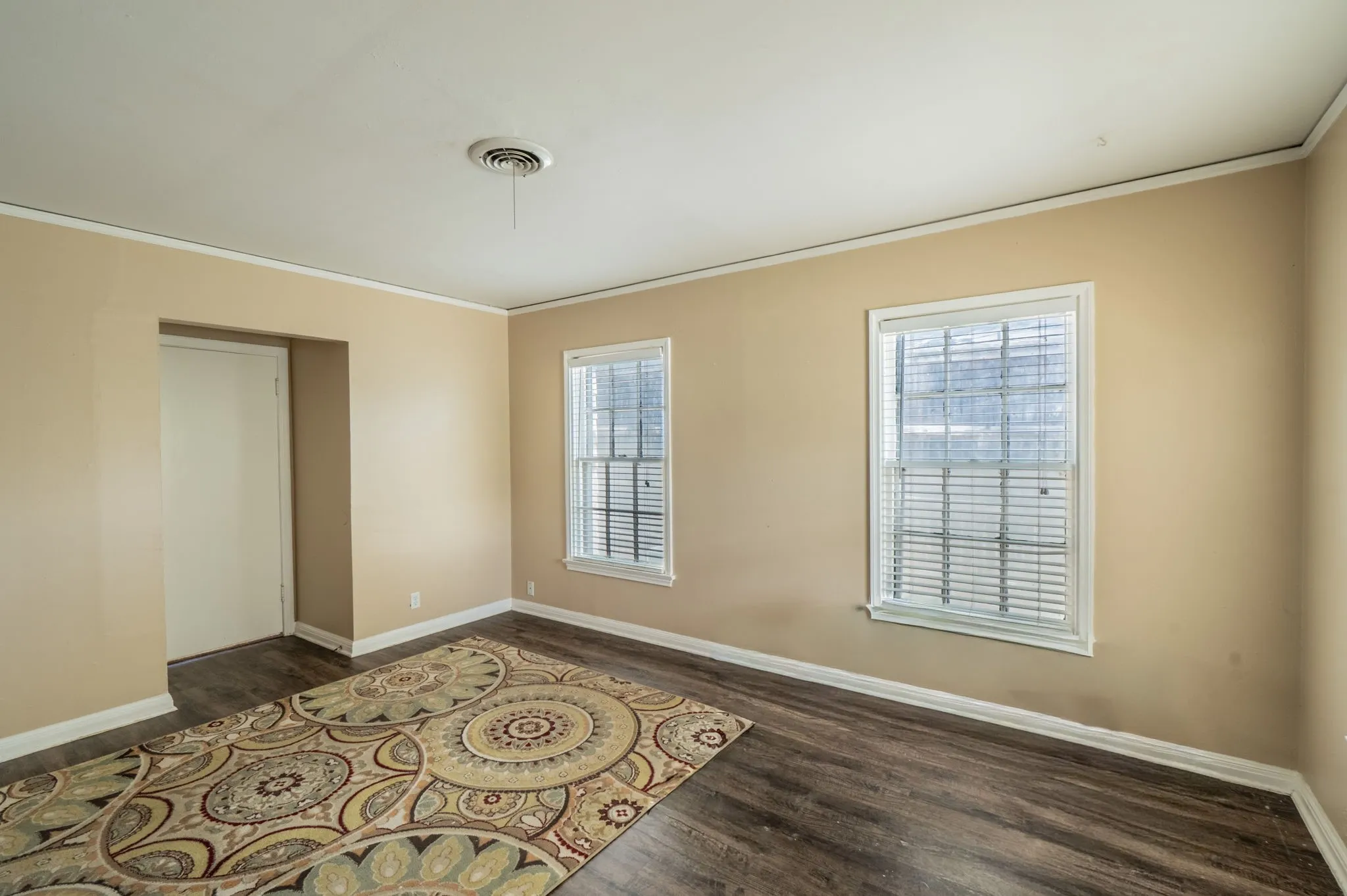 Single Family Residence For Rent in Tarrant County , 6454 Greenway Road, Fort Worth, Texas 76116, 3 Bedroom, 2 Bathroom, Garage spaces, 1,696 Sqft, built in 1943, mls#21411176, Real Estate Agent in Fort Worth, Homes For Rent in Tarrant county, Homes For Rent in Fort Worth, Realtor in Fort Worth Texas, Real Estate Brokerage Independent Realty Texas, Luminita Cordes Realtor