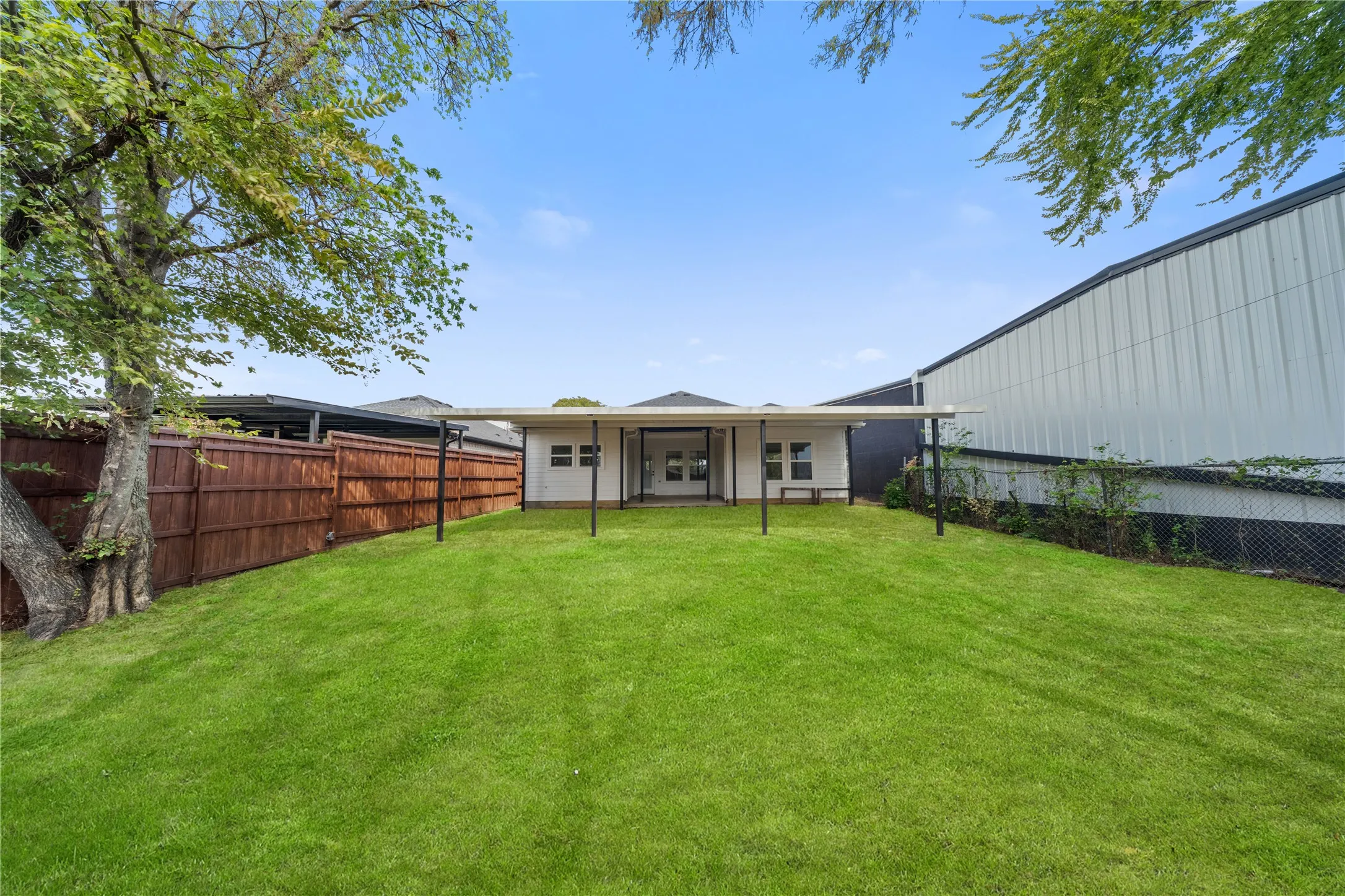 Single Family Residence For Sale in Dallas County , 1829 Galveston Street, Grand Prairie, Texas 75051, 4 Bedroom, 3 Bathroom, 2 Garage spaces, 1,900 Sqft, built in 2023, mls#21410442, Real Estate Agent in Grand Prairie, Homes For Sale in Dallas county, Homes For Sale in Grand Prairie, Realtor in Grand Prairie Texas, Real Estate Brokerage Independent Realty Texas, Luminita Cordes Realtor