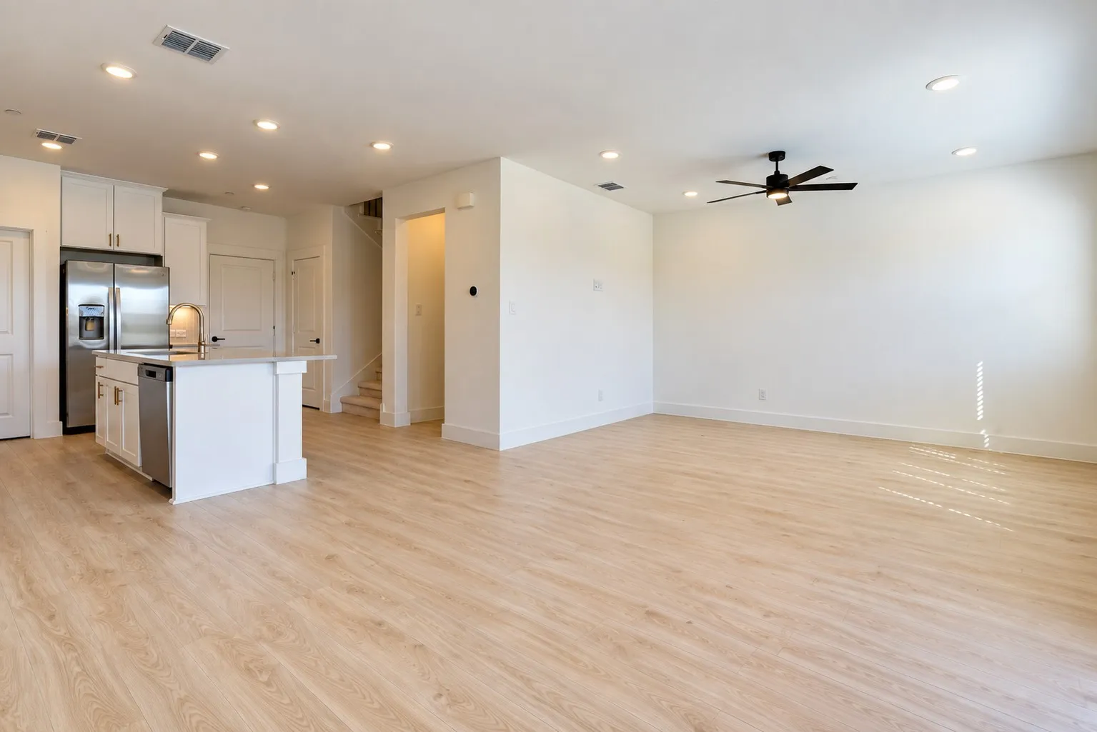 Townhouse For Sale in Collin County , 2520 Red Tailed Hawk Lane, Mc Kinney, Texas 75071, 3 Bedroom, 3 Bathroom, 2 Garage spaces, 1,760 Sqft, built in 2025, mls#21409211, Real Estate Agent in Mc Kinney, Homes For Sale in Collin county, Homes For Sale in Mc Kinney, Realtor in Mc Kinney Texas, Real Estate Brokerage Independent Realty Texas, Luminita Cordes Realtor