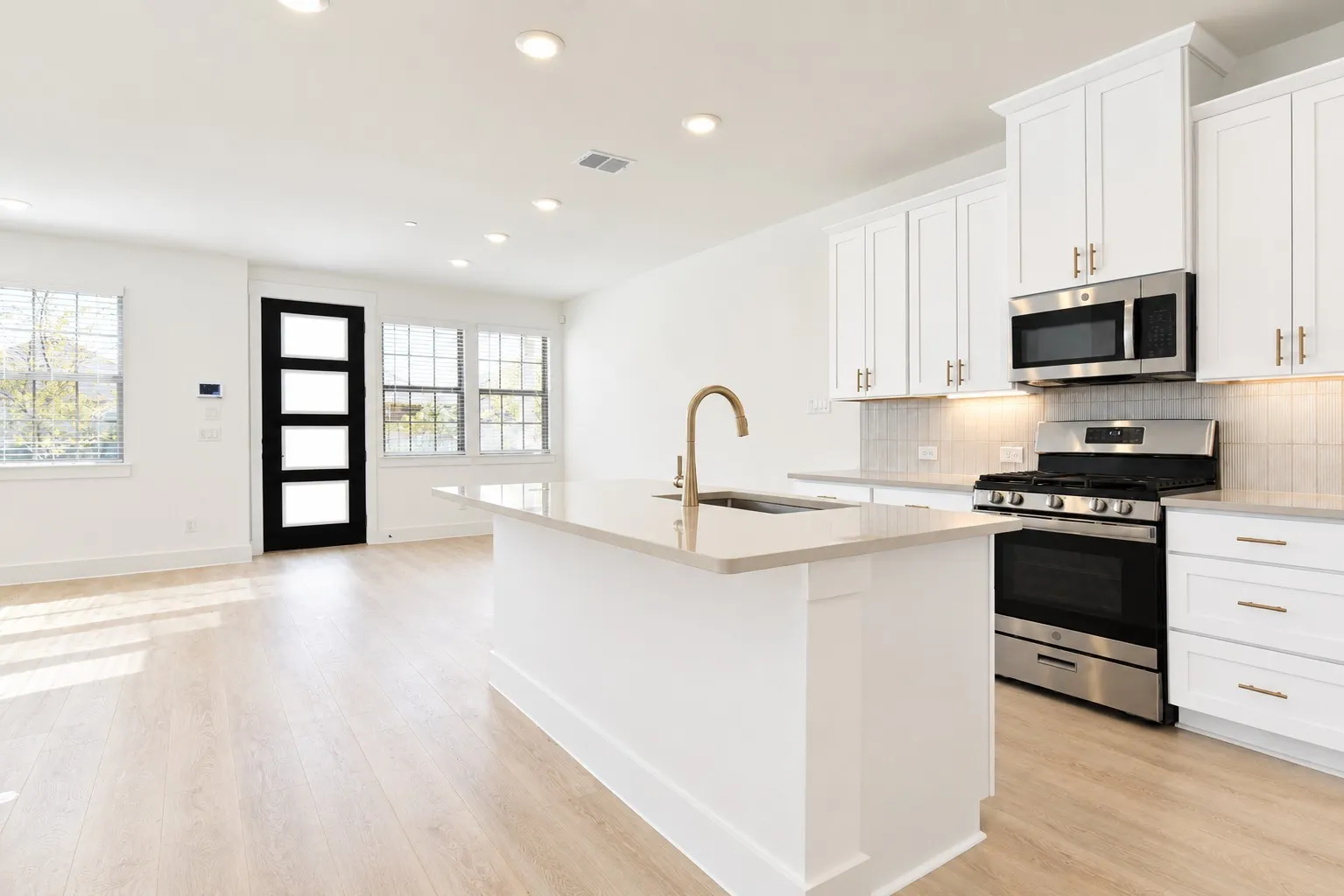 Townhouse For Sale in Collin County , 2520 Red Tailed Hawk Lane, Mc Kinney, Texas 75071, 3 Bedroom, 3 Bathroom, 2 Garage spaces, 1,760 Sqft, built in 2025, mls#21409211, Real Estate Agent in Mc Kinney, Homes For Sale in Collin county, Homes For Sale in Mc Kinney, Realtor in Mc Kinney Texas, Real Estate Brokerage Independent Realty Texas, Luminita Cordes Realtor