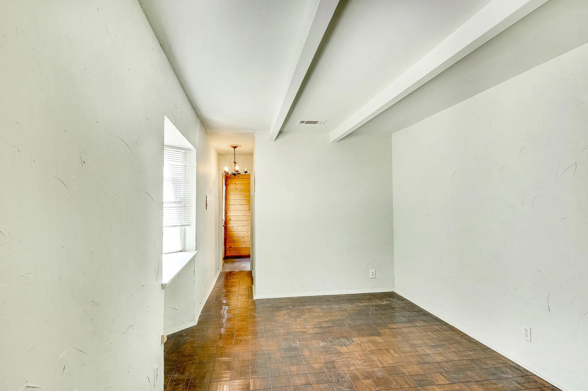 Single Family Residence For Sale in Dallas County , 5411 Stoneleigh Avenue, Dallas, Texas 75235, 2 Bedroom, 10 Bathroom, Garage spaces, 964 Sqft, built in 1937, mls#21409846, Real Estate Agent in Dallas, Homes For Sale in Dallas county, Homes For Sale in Dallas, Realtor in Dallas Texas, Real Estate Brokerage Independent Realty Texas, Luminita Cordes Realtor
