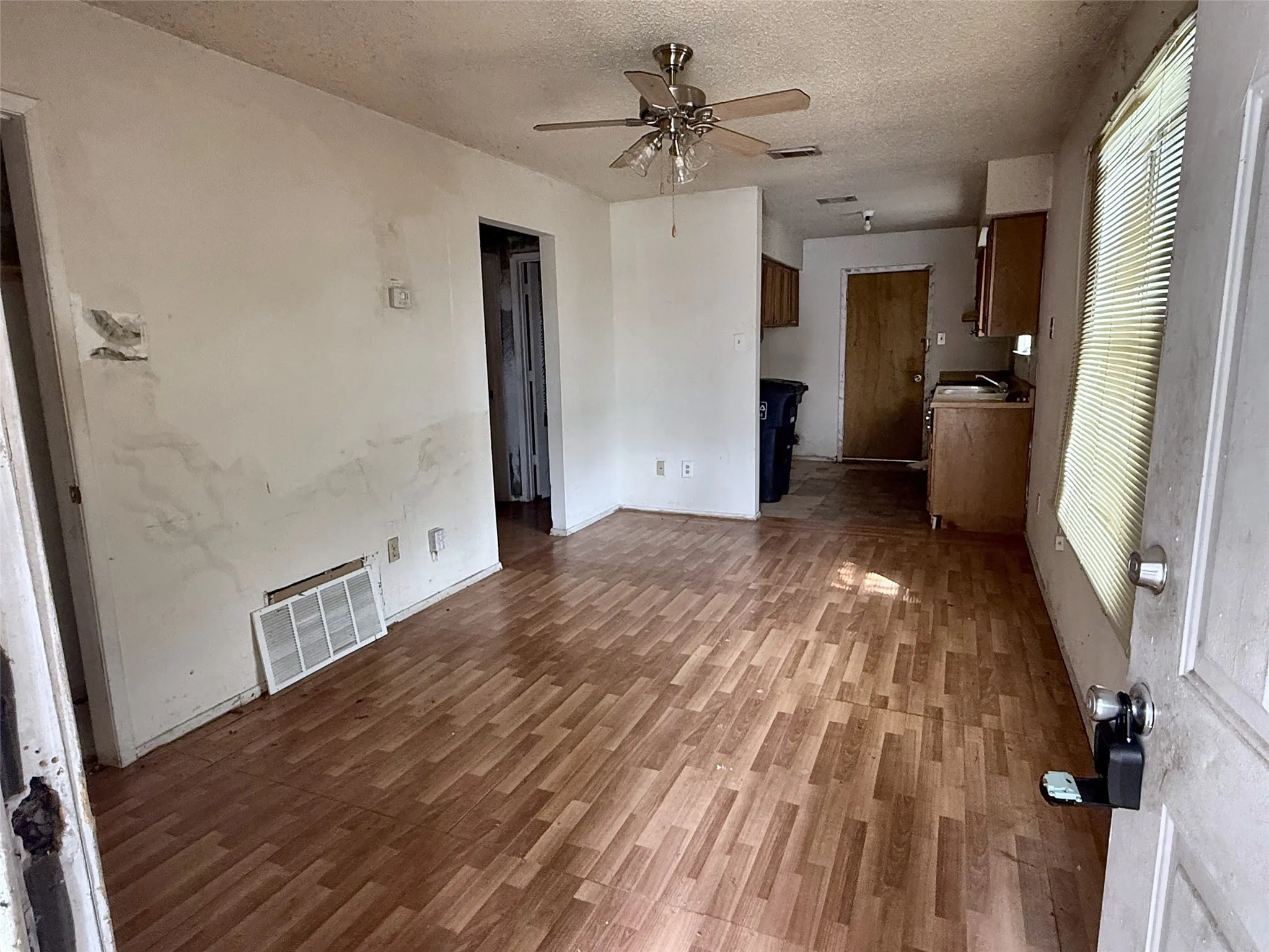 Duplex For Sale in Tarrant County , 5332 Helmick Avenue, Fort Worth, Texas 76107, 4 Bedroom, 4 Bathroom, Garage spaces, 0 Sqft, built in 1983, mls#21411247, Real Estate Agent in Fort Worth, Homes For Sale in Tarrant county, Homes For Sale in Fort Worth, Realtor in Fort Worth Texas, Real Estate Brokerage Independent Realty Texas, Luminita Cordes Realtor