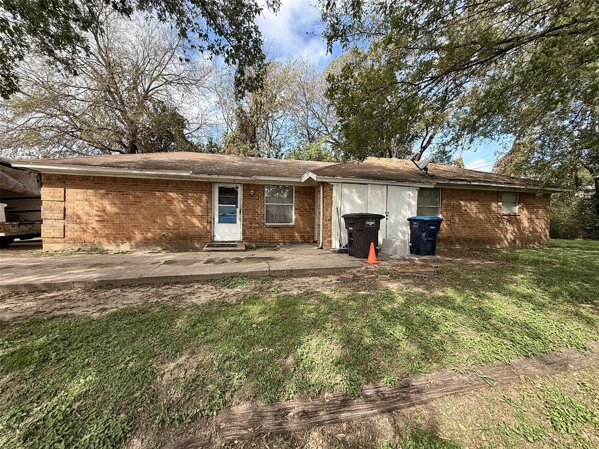 Duplex For Sale in Tarrant County , 5332 Helmick Avenue, Fort Worth, Texas 76107, 4 Bedroom, 4 Bathroom, Garage spaces, 0 Sqft, built in 1983, mls#21411247, Real Estate Agent in Fort Worth, Homes For Sale in Tarrant county, Homes For Sale in Fort Worth, Realtor in Fort Worth Texas, Real Estate Brokerage Independent Realty Texas, Luminita Cordes Realtor
