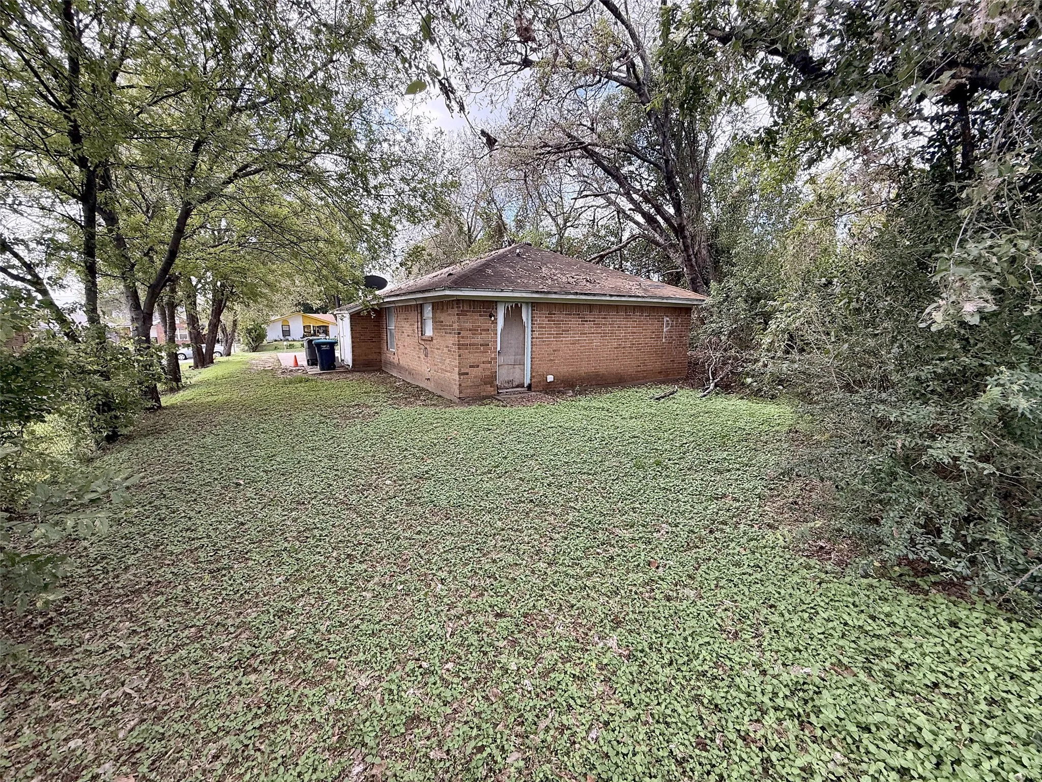 Duplex For Sale in Tarrant County , 5332 Helmick Avenue, Fort Worth, Texas 76107, 4 Bedroom, 4 Bathroom, Garage spaces, 0 Sqft, built in 1983, mls#21411247, Real Estate Agent in Fort Worth, Homes For Sale in Tarrant county, Homes For Sale in Fort Worth, Realtor in Fort Worth Texas, Real Estate Brokerage Independent Realty Texas, Luminita Cordes Realtor