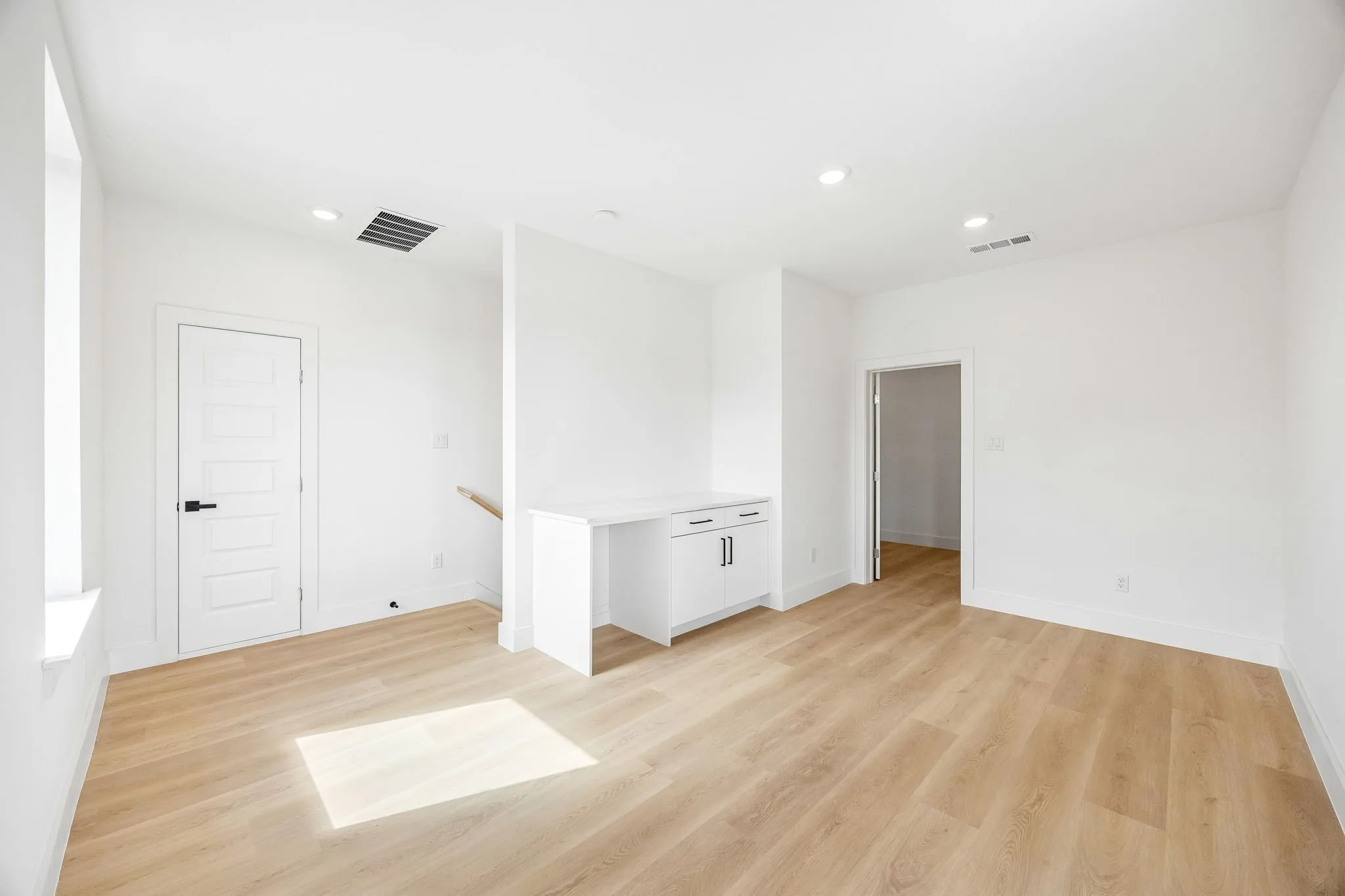 Single Family Residence For Sale in Dallas County , 413 N Patton Avenue, Dallas, Texas 75203, 3 Bedroom, 3 Bathroom, 2 Garage spaces, 2,500 Sqft, built in 2026, mls#21411046, Real Estate Agent in Dallas, Homes For Sale in Dallas county, Homes For Sale in Dallas, Realtor in Dallas Texas, Real Estate Brokerage Independent Realty Texas, Luminita Cordes Realtor