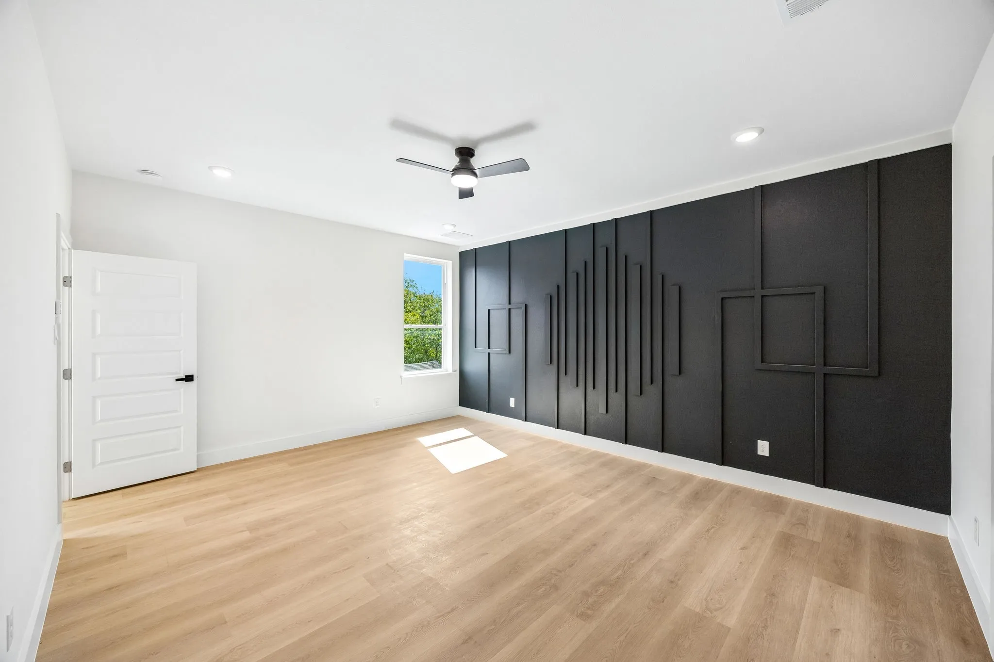 Single Family Residence For Sale in Dallas County , 413 N Patton Avenue, Dallas, Texas 75203, 3 Bedroom, 3 Bathroom, 2 Garage spaces, 2,500 Sqft, built in 2026, mls#21411046, Real Estate Agent in Dallas, Homes For Sale in Dallas county, Homes For Sale in Dallas, Realtor in Dallas Texas, Real Estate Brokerage Independent Realty Texas, Luminita Cordes Realtor