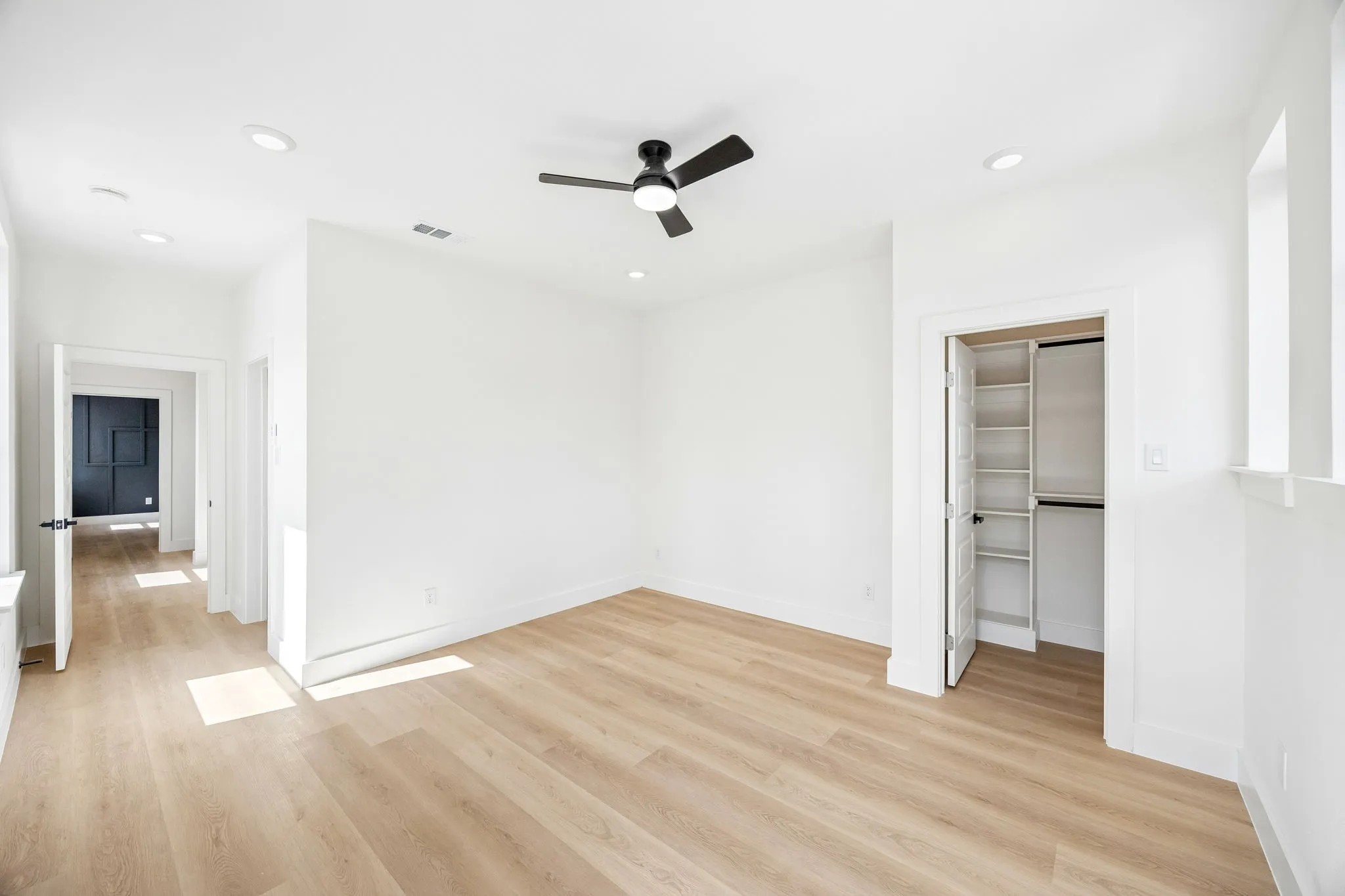 Single Family Residence For Sale in Dallas County , 413 N Patton Avenue, Dallas, Texas 75203, 3 Bedroom, 3 Bathroom, 2 Garage spaces, 2,500 Sqft, built in 2026, mls#21411046, Real Estate Agent in Dallas, Homes For Sale in Dallas county, Homes For Sale in Dallas, Realtor in Dallas Texas, Real Estate Brokerage Independent Realty Texas, Luminita Cordes Realtor