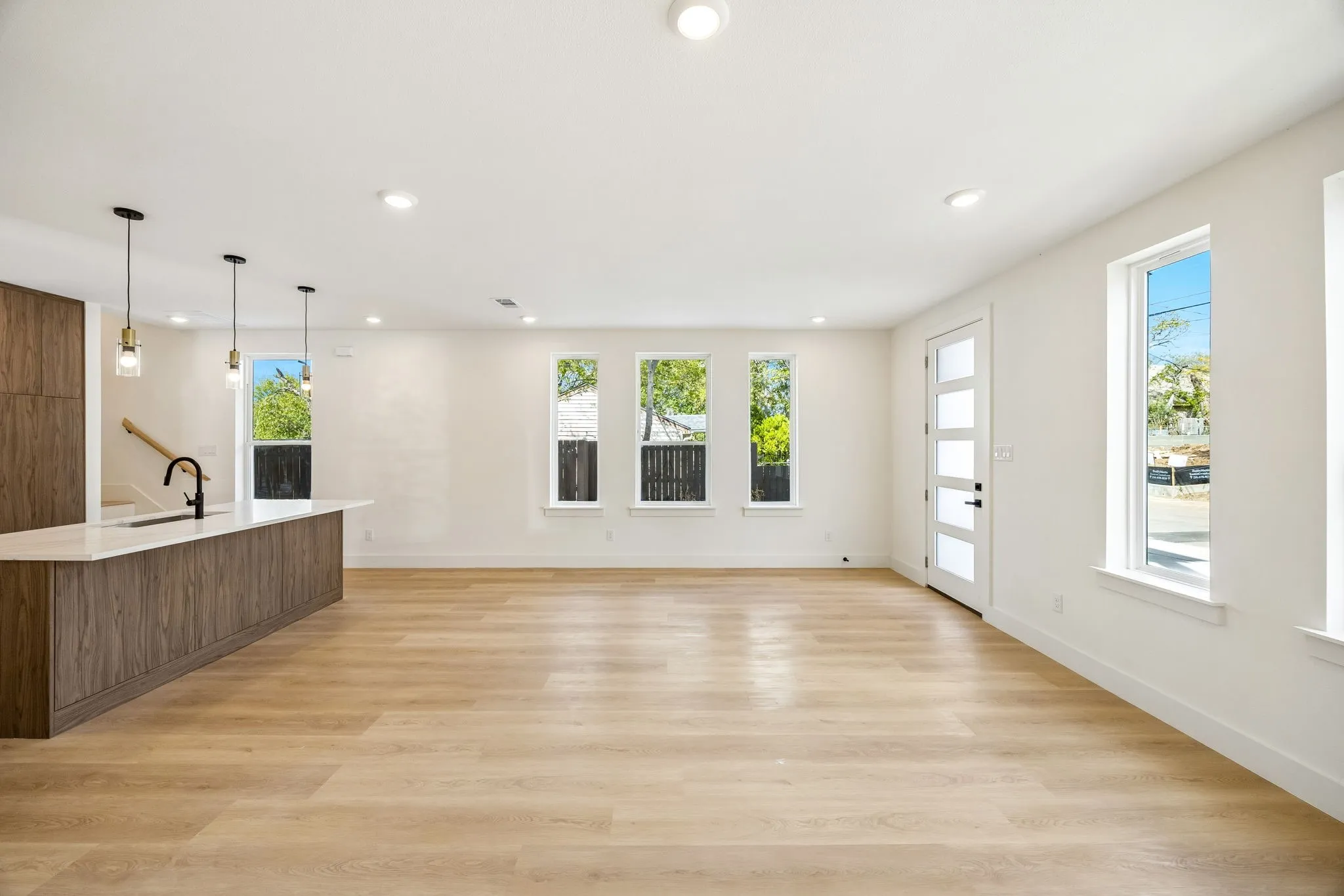 Single Family Residence For Sale in Dallas County , 413 N Patton Avenue, Dallas, Texas 75203, 3 Bedroom, 3 Bathroom, 2 Garage spaces, 2,500 Sqft, built in 2026, mls#21411046, Real Estate Agent in Dallas, Homes For Sale in Dallas county, Homes For Sale in Dallas, Realtor in Dallas Texas, Real Estate Brokerage Independent Realty Texas, Luminita Cordes Realtor