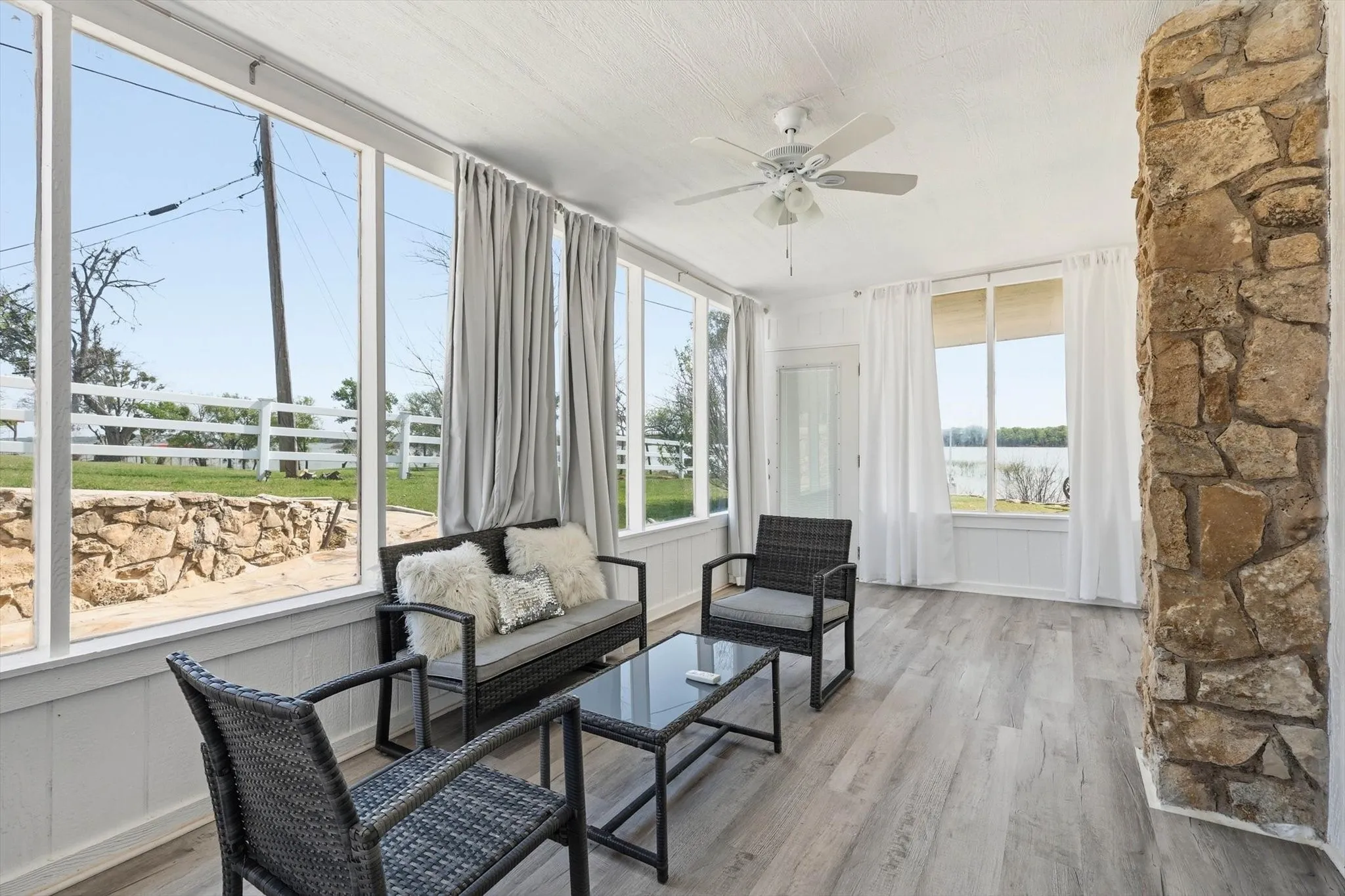 Single Family Residence For Rent in Wise County , 732 Blue Fathom Drive, Runaway Bay, Texas 76426, 3 Bedroom, 3 Bathroom, Garage spaces, 2,064 Sqft, built in 1990, mls#21411254, Real Estate Agent in Runaway Bay, Homes For Rent in Wise county, Homes For Rent in Runaway Bay, Realtor in Runaway Bay Texas, Real Estate Brokerage Independent Realty Texas, Luminita Cordes Realtor