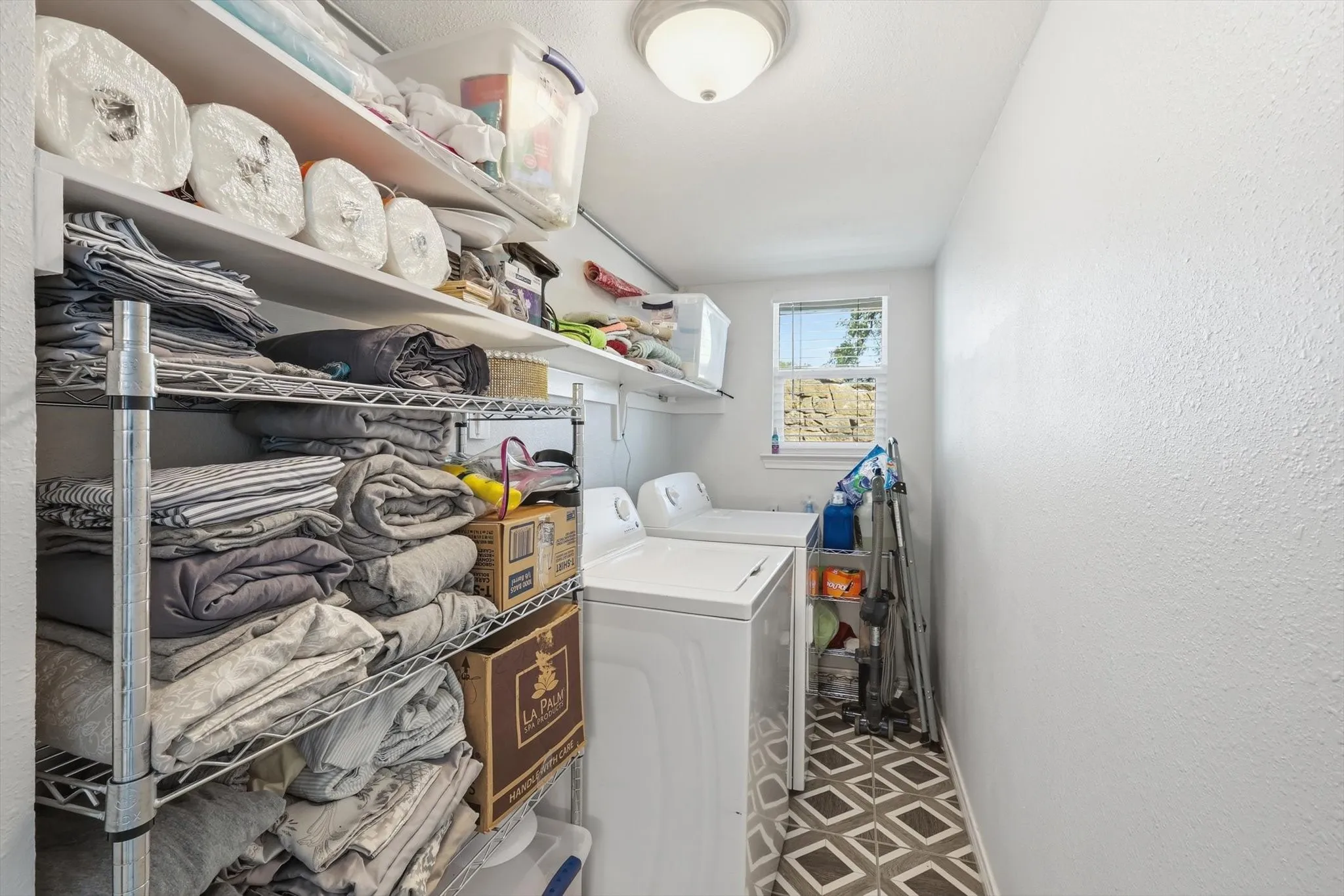 Single Family Residence For Rent in Wise County , 732 Blue Fathom Drive, Runaway Bay, Texas 76426, 3 Bedroom, 3 Bathroom, Garage spaces, 2,064 Sqft, built in 1990, mls#21411254, Real Estate Agent in Runaway Bay, Homes For Rent in Wise county, Homes For Rent in Runaway Bay, Realtor in Runaway Bay Texas, Real Estate Brokerage Independent Realty Texas, Luminita Cordes Realtor