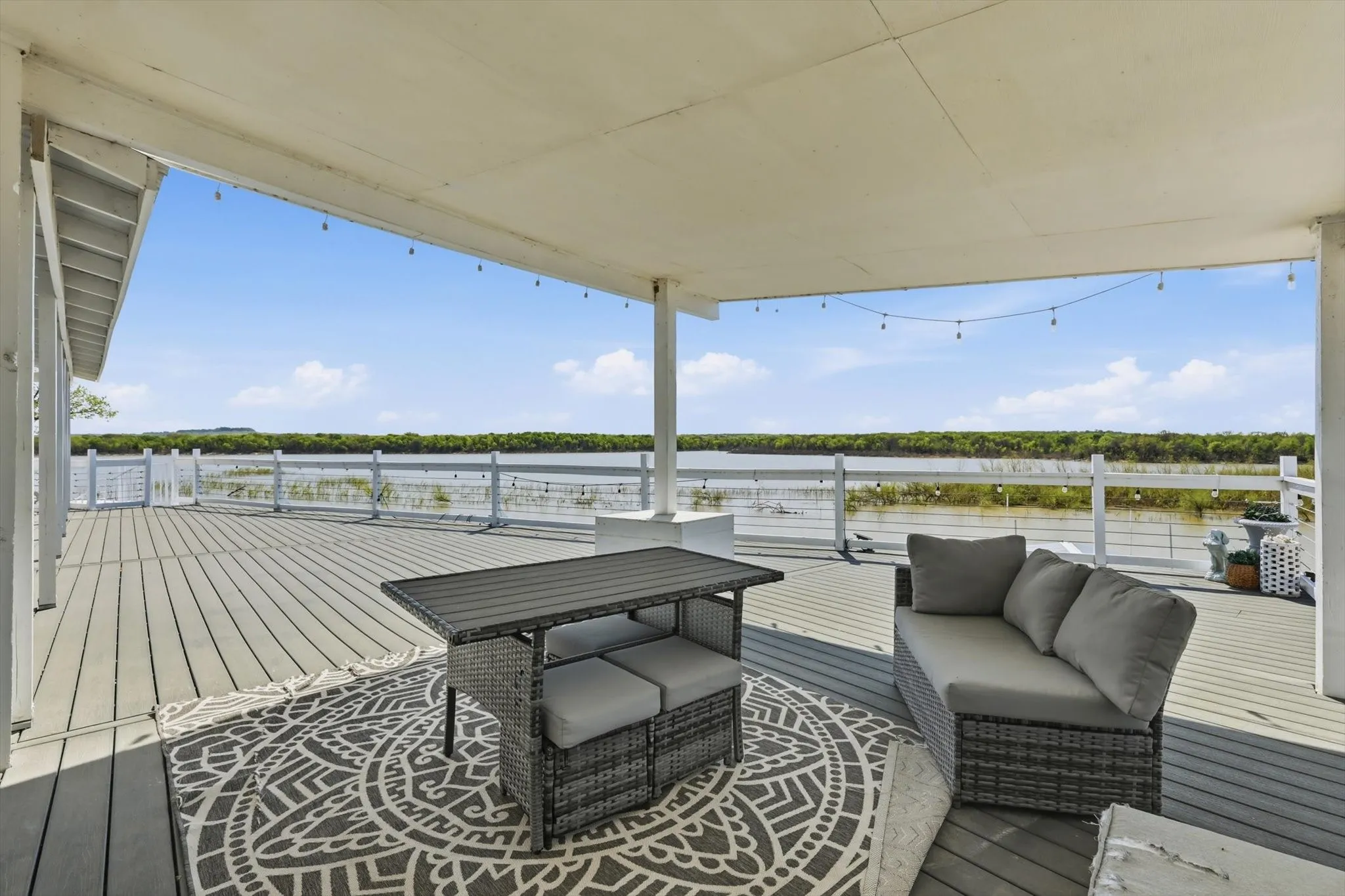 Single Family Residence For Rent in Wise County , 732 Blue Fathom Drive, Runaway Bay, Texas 76426, 3 Bedroom, 3 Bathroom, Garage spaces, 2,064 Sqft, built in 1990, mls#21411254, Real Estate Agent in Runaway Bay, Homes For Rent in Wise county, Homes For Rent in Runaway Bay, Realtor in Runaway Bay Texas, Real Estate Brokerage Independent Realty Texas, Luminita Cordes Realtor