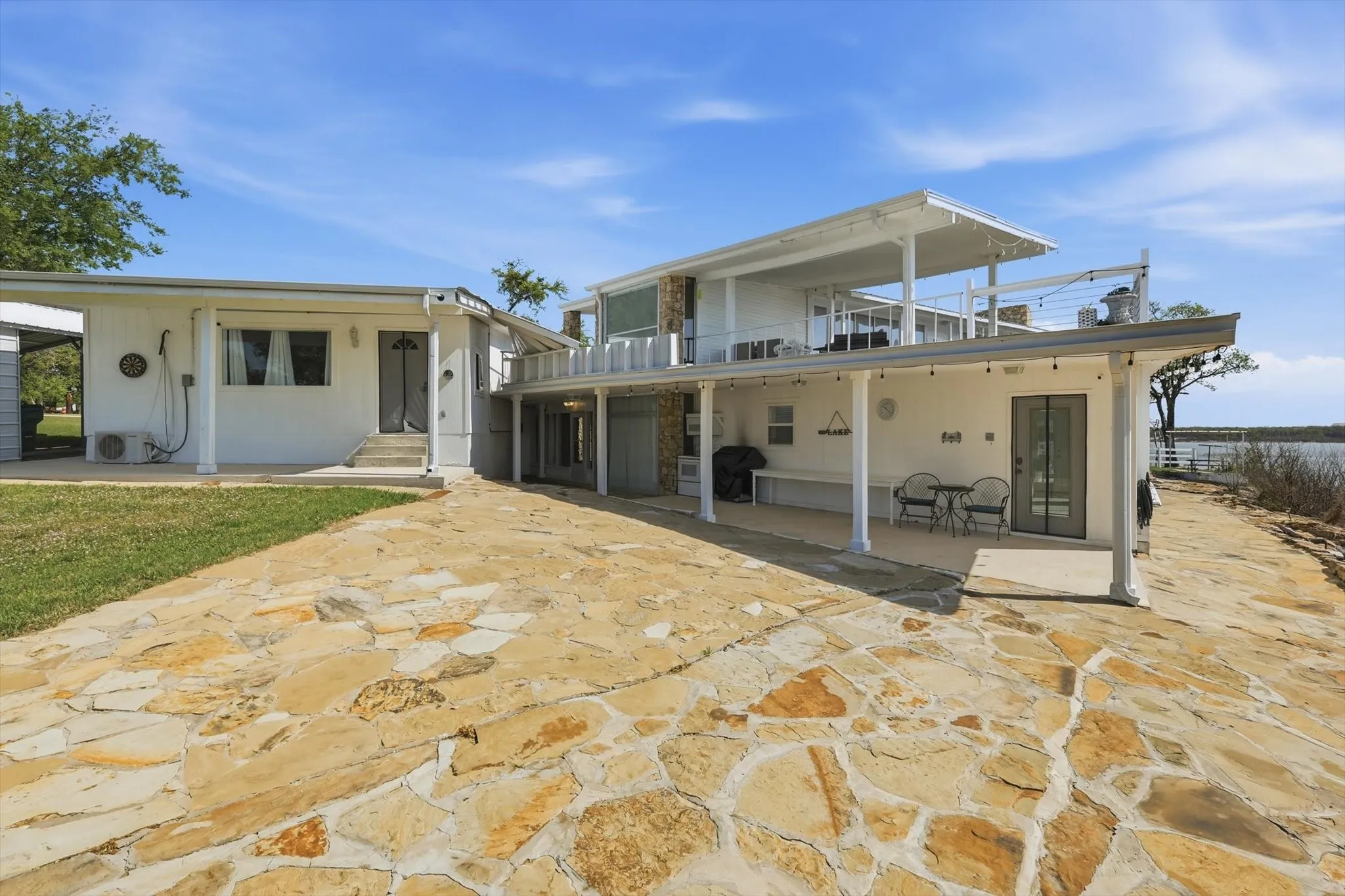Single Family Residence For Rent in Wise County , 732 Blue Fathom Drive, Runaway Bay, Texas 76426, 3 Bedroom, 3 Bathroom, Garage spaces, 2,064 Sqft, built in 1990, mls#21411254, Real Estate Agent in Runaway Bay, Homes For Rent in Wise county, Homes For Rent in Runaway Bay, Realtor in Runaway Bay Texas, Real Estate Brokerage Independent Realty Texas, Luminita Cordes Realtor