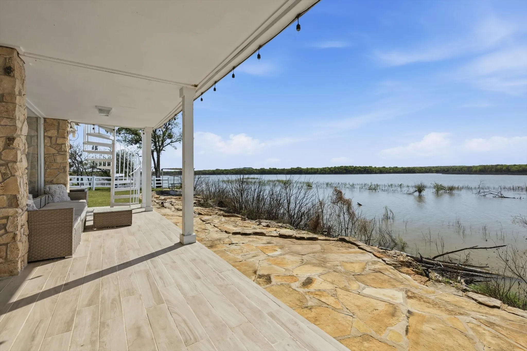 Single Family Residence For Rent in Wise County , 732 Blue Fathom Drive, Runaway Bay, Texas 76426, 3 Bedroom, 3 Bathroom, Garage spaces, 2,064 Sqft, built in 1990, mls#21411254, Real Estate Agent in Runaway Bay, Homes For Rent in Wise county, Homes For Rent in Runaway Bay, Realtor in Runaway Bay Texas, Real Estate Brokerage Independent Realty Texas, Luminita Cordes Realtor