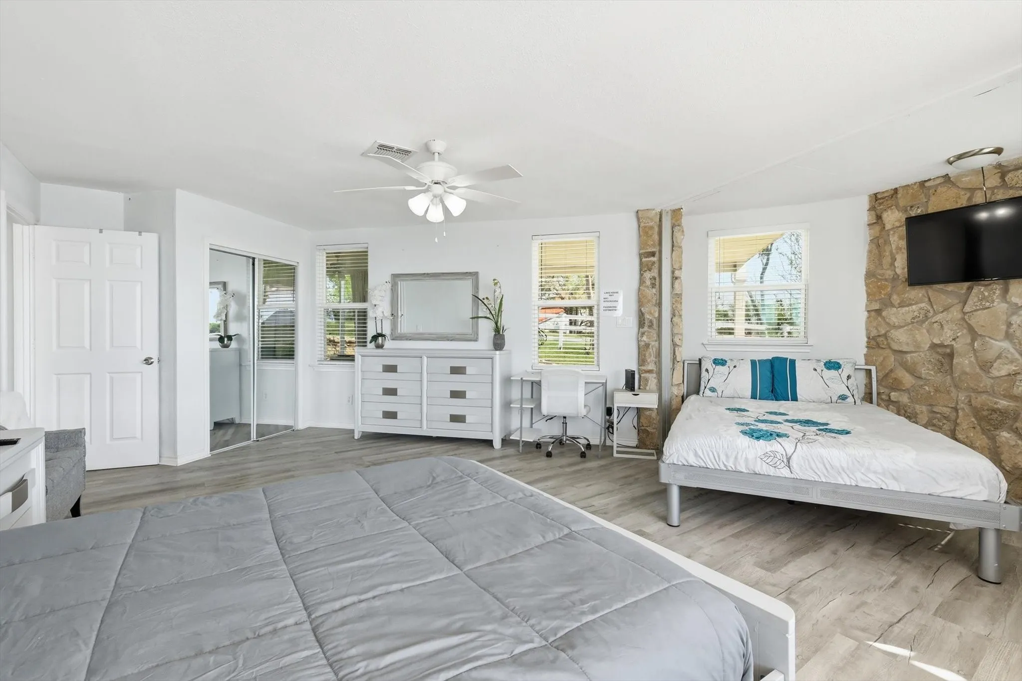 Single Family Residence For Rent in Wise County , 732 Blue Fathom Drive, Runaway Bay, Texas 76426, 3 Bedroom, 3 Bathroom, Garage spaces, 2,064 Sqft, built in 1990, mls#21411254, Real Estate Agent in Runaway Bay, Homes For Rent in Wise county, Homes For Rent in Runaway Bay, Realtor in Runaway Bay Texas, Real Estate Brokerage Independent Realty Texas, Luminita Cordes Realtor
