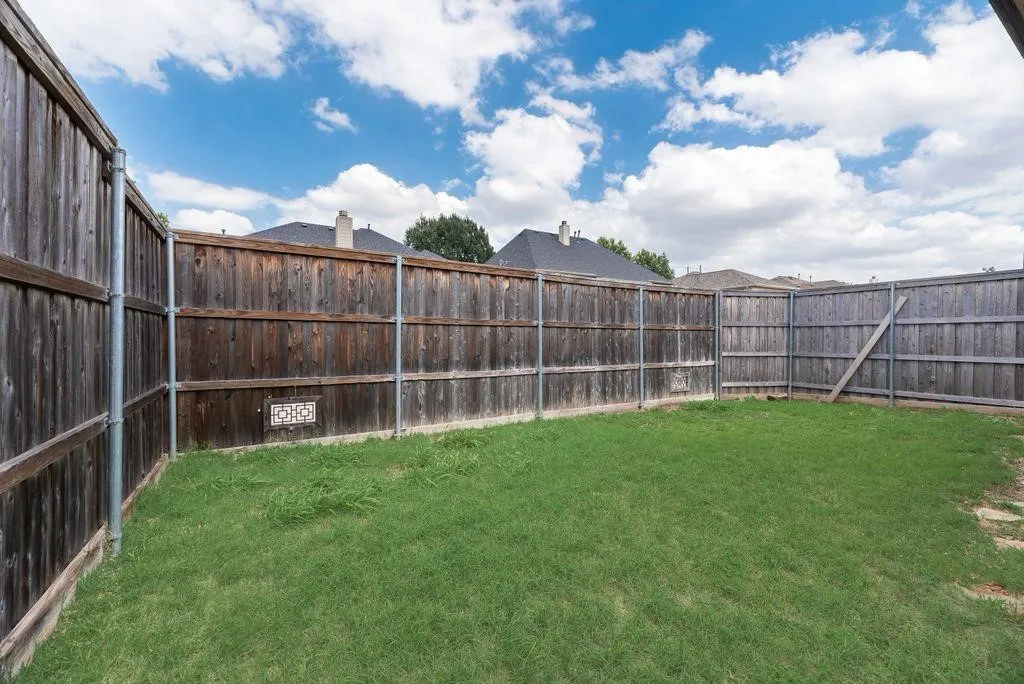 Single Family Residence For Rent in Denton County , 13714 Fall Harvest Drive, Frisco, Texas 75033, 4 Bedroom, 5 Bathroom, 2 Garage spaces, 4,115 Sqft, built in 2006, mls#21411256, Real Estate Agent in Frisco, Homes For Rent in Denton county, Homes For Rent in Frisco, Realtor in Frisco Texas, Real Estate Brokerage Independent Realty Texas, Luminita Cordes Realtor