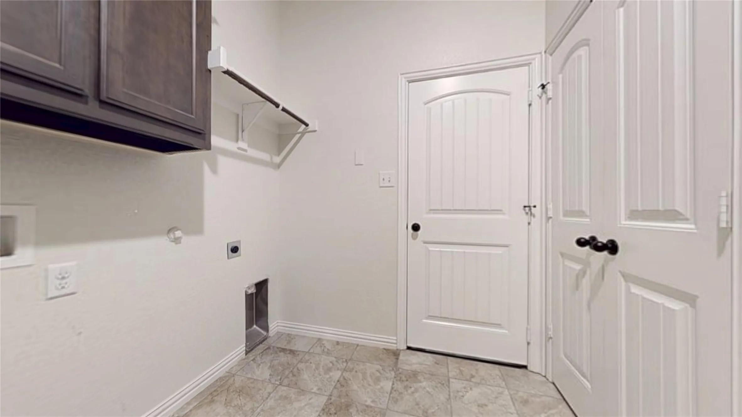 Single Family Residence For Sale in Parker County , 1021 Flagstone Drive, Weatherford, Texas 76085, 4 Bedroom, 3 Bathroom, 3 Garage spaces, 2,448 Sqft, built in 2019, mls#21411197, Real Estate Agent in Weatherford, Homes For Sale in Parker county, Homes For Sale in Weatherford, Realtor in Weatherford Texas, Real Estate Brokerage Independent Realty Texas, Luminita Cordes Realtor
