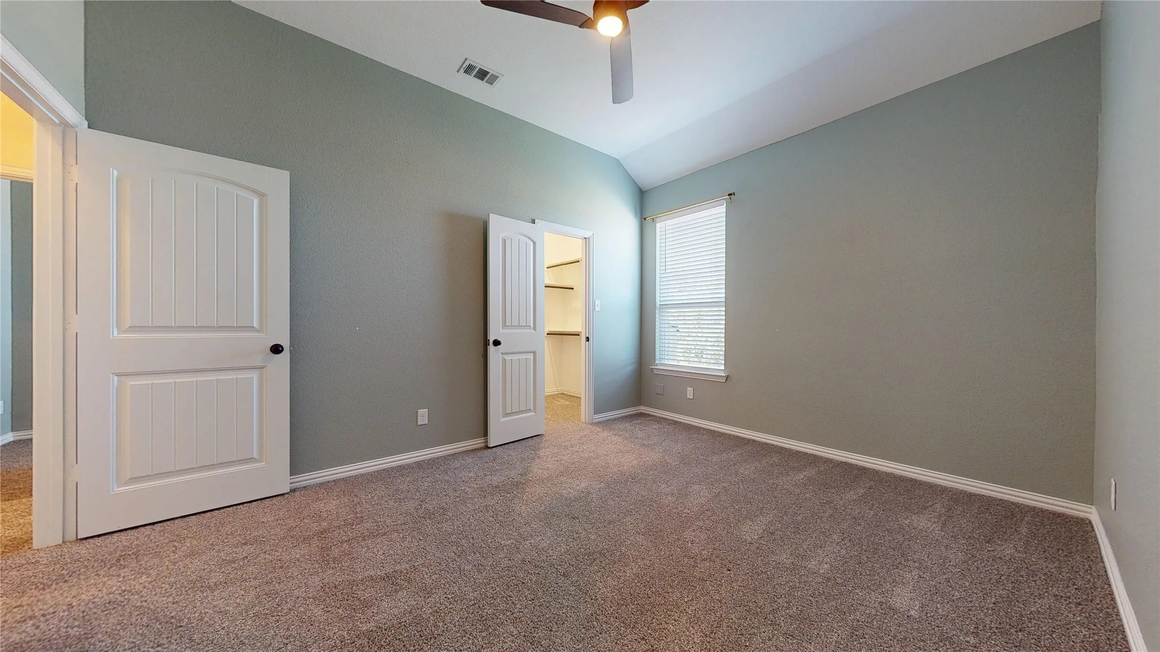 Single Family Residence For Sale in Parker County , 1021 Flagstone Drive, Weatherford, Texas 76085, 4 Bedroom, 3 Bathroom, 3 Garage spaces, 2,448 Sqft, built in 2019, mls#21411197, Real Estate Agent in Weatherford, Homes For Sale in Parker county, Homes For Sale in Weatherford, Realtor in Weatherford Texas, Real Estate Brokerage Independent Realty Texas, Luminita Cordes Realtor