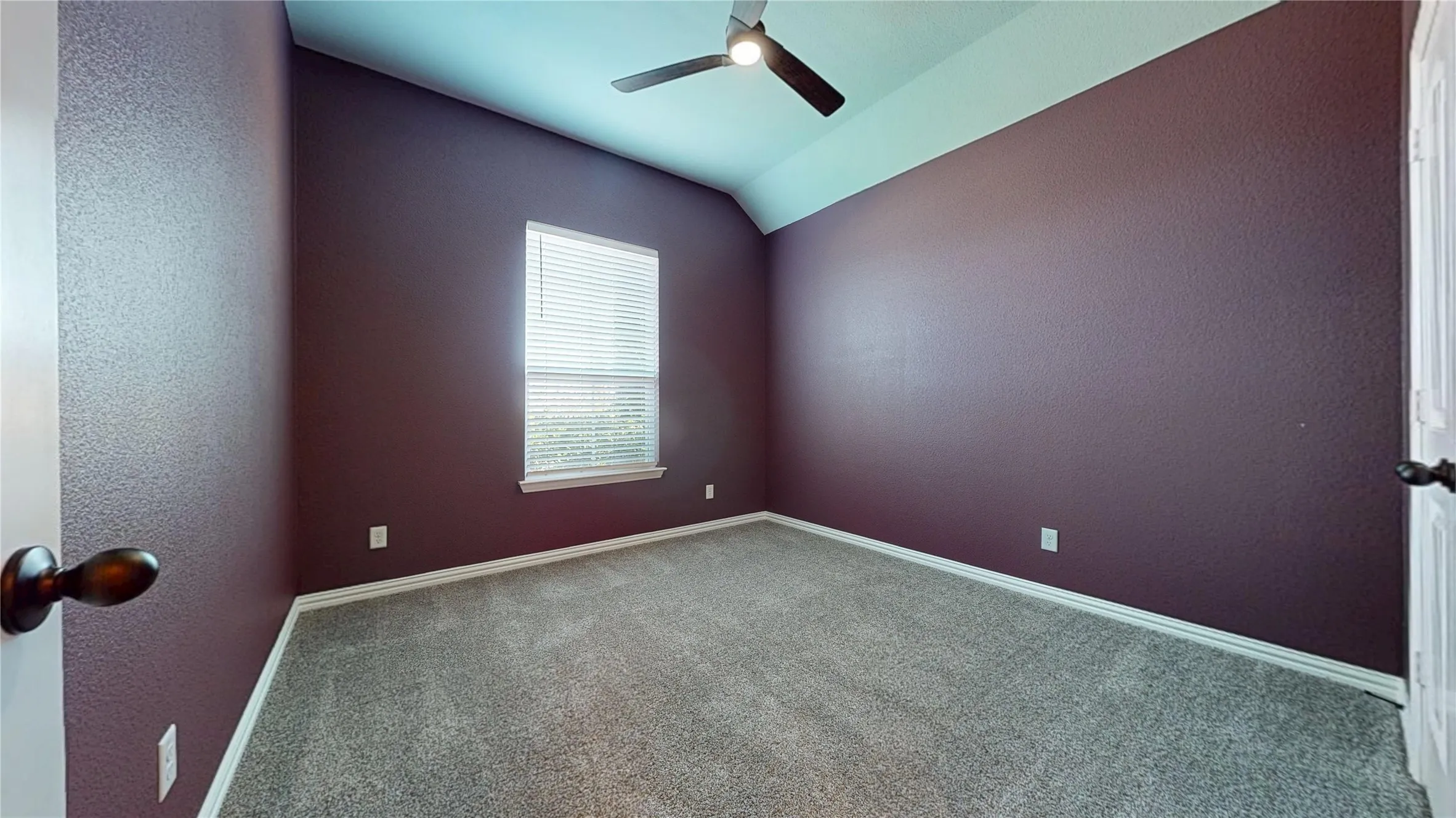 Single Family Residence For Sale in Parker County , 1021 Flagstone Drive, Weatherford, Texas 76085, 4 Bedroom, 3 Bathroom, 3 Garage spaces, 2,448 Sqft, built in 2019, mls#21411197, Real Estate Agent in Weatherford, Homes For Sale in Parker county, Homes For Sale in Weatherford, Realtor in Weatherford Texas, Real Estate Brokerage Independent Realty Texas, Luminita Cordes Realtor