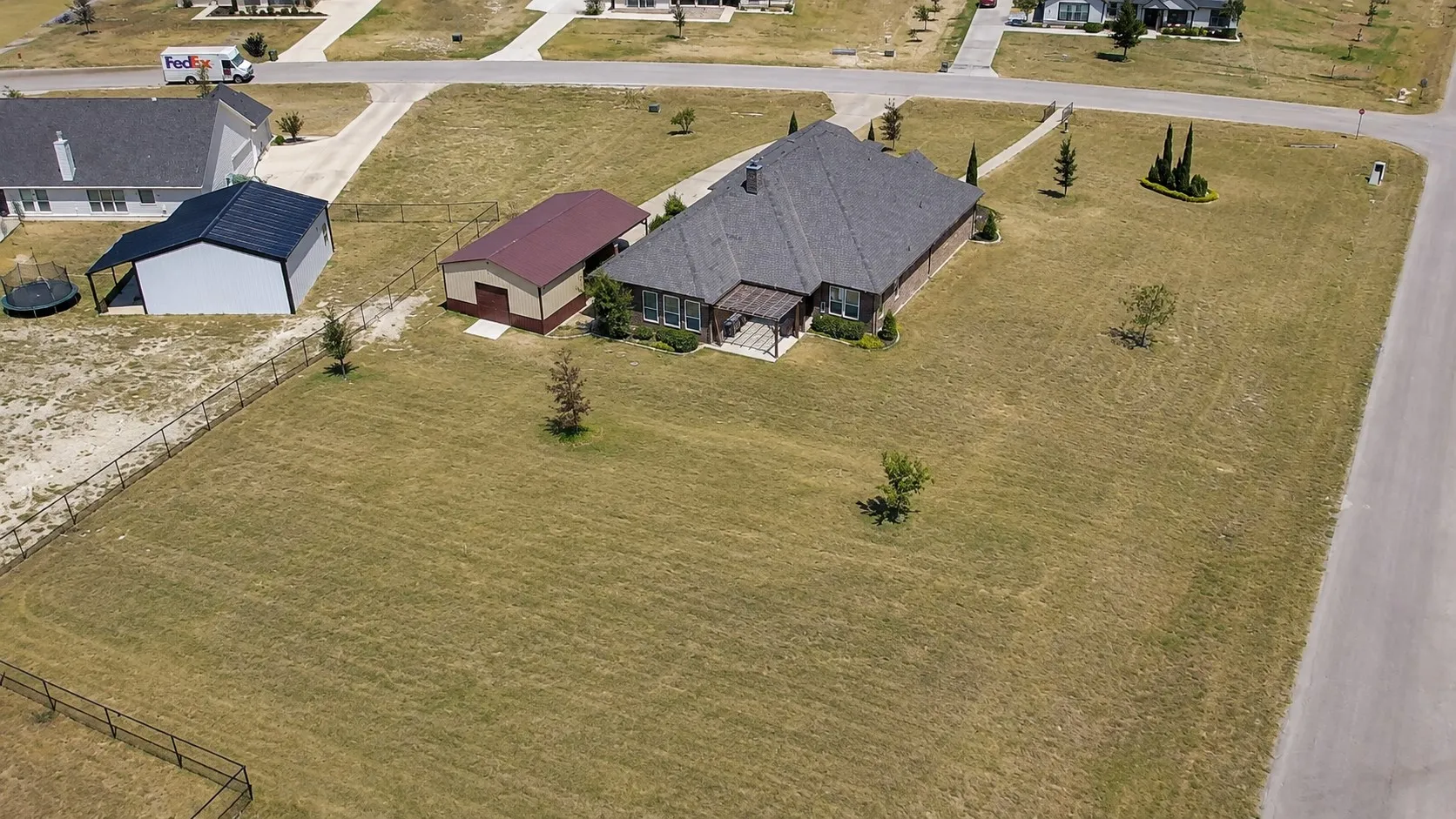 Single Family Residence For Sale in Parker County , 1021 Flagstone Drive, Weatherford, Texas 76085, 4 Bedroom, 3 Bathroom, 3 Garage spaces, 2,448 Sqft, built in 2019, mls#21411197, Real Estate Agent in Weatherford, Homes For Sale in Parker county, Homes For Sale in Weatherford, Realtor in Weatherford Texas, Real Estate Brokerage Independent Realty Texas, Luminita Cordes Realtor