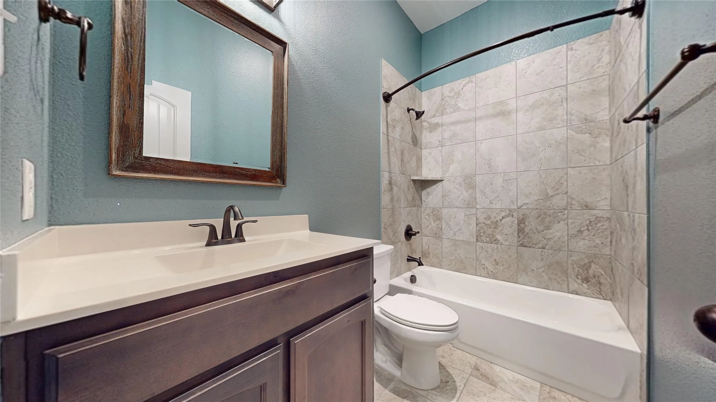 Single Family Residence For Sale in Parker County , 1021 Flagstone Drive, Weatherford, Texas 76085, 4 Bedroom, 3 Bathroom, 3 Garage spaces, 2,448 Sqft, built in 2019, mls#21411197, Real Estate Agent in Weatherford, Homes For Sale in Parker county, Homes For Sale in Weatherford, Realtor in Weatherford Texas, Real Estate Brokerage Independent Realty Texas, Luminita Cordes Realtor