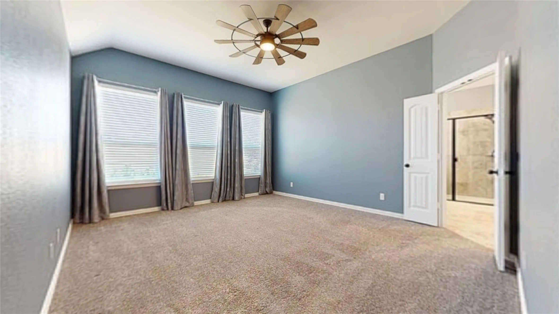 Single Family Residence For Sale in Parker County , 1021 Flagstone Drive, Weatherford, Texas 76085, 4 Bedroom, 3 Bathroom, 3 Garage spaces, 2,448 Sqft, built in 2019, mls#21411197, Real Estate Agent in Weatherford, Homes For Sale in Parker county, Homes For Sale in Weatherford, Realtor in Weatherford Texas, Real Estate Brokerage Independent Realty Texas, Luminita Cordes Realtor