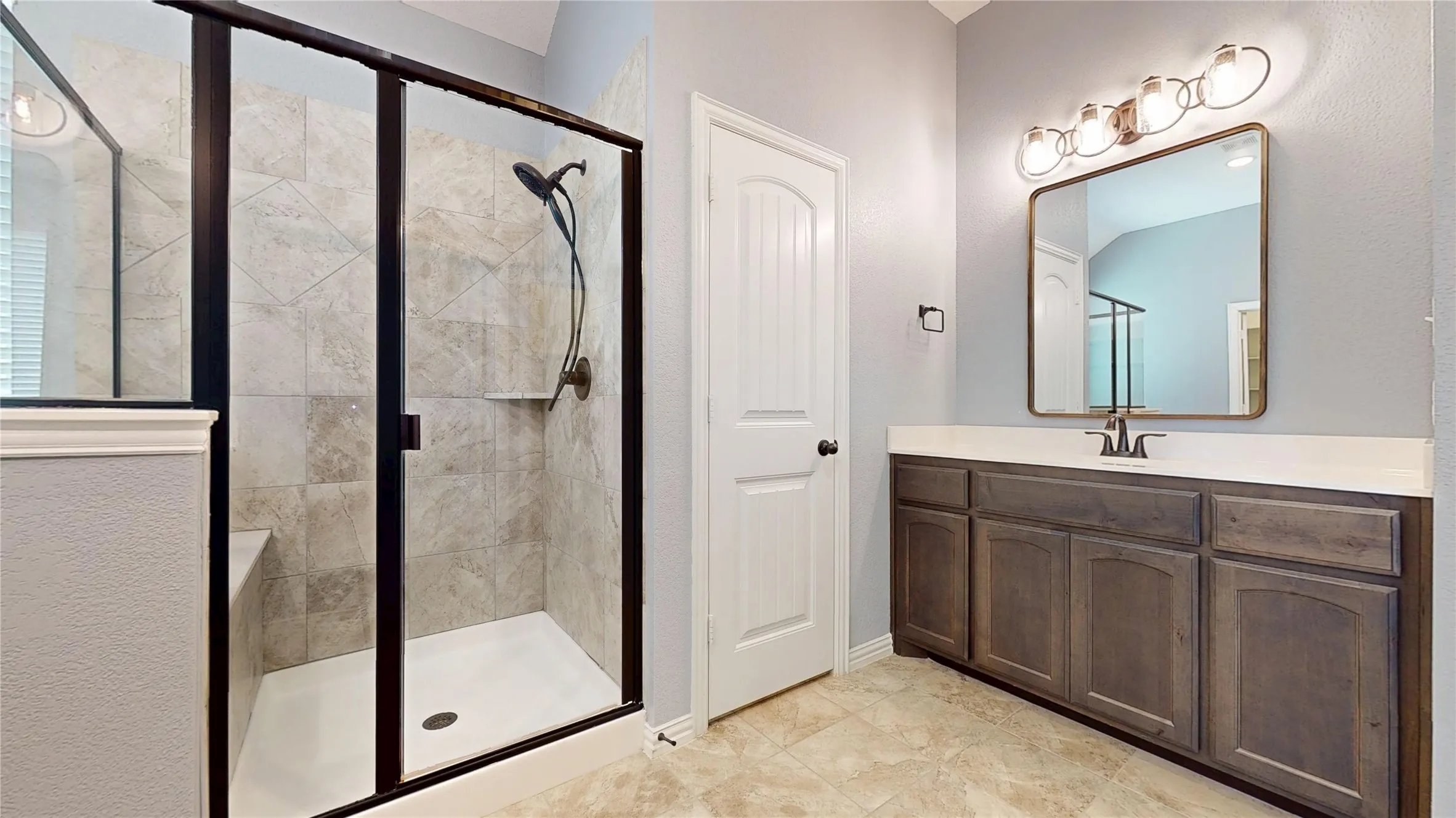 Single Family Residence For Sale in Parker County , 1021 Flagstone Drive, Weatherford, Texas 76085, 4 Bedroom, 3 Bathroom, 3 Garage spaces, 2,448 Sqft, built in 2019, mls#21411197, Real Estate Agent in Weatherford, Homes For Sale in Parker county, Homes For Sale in Weatherford, Realtor in Weatherford Texas, Real Estate Brokerage Independent Realty Texas, Luminita Cordes Realtor