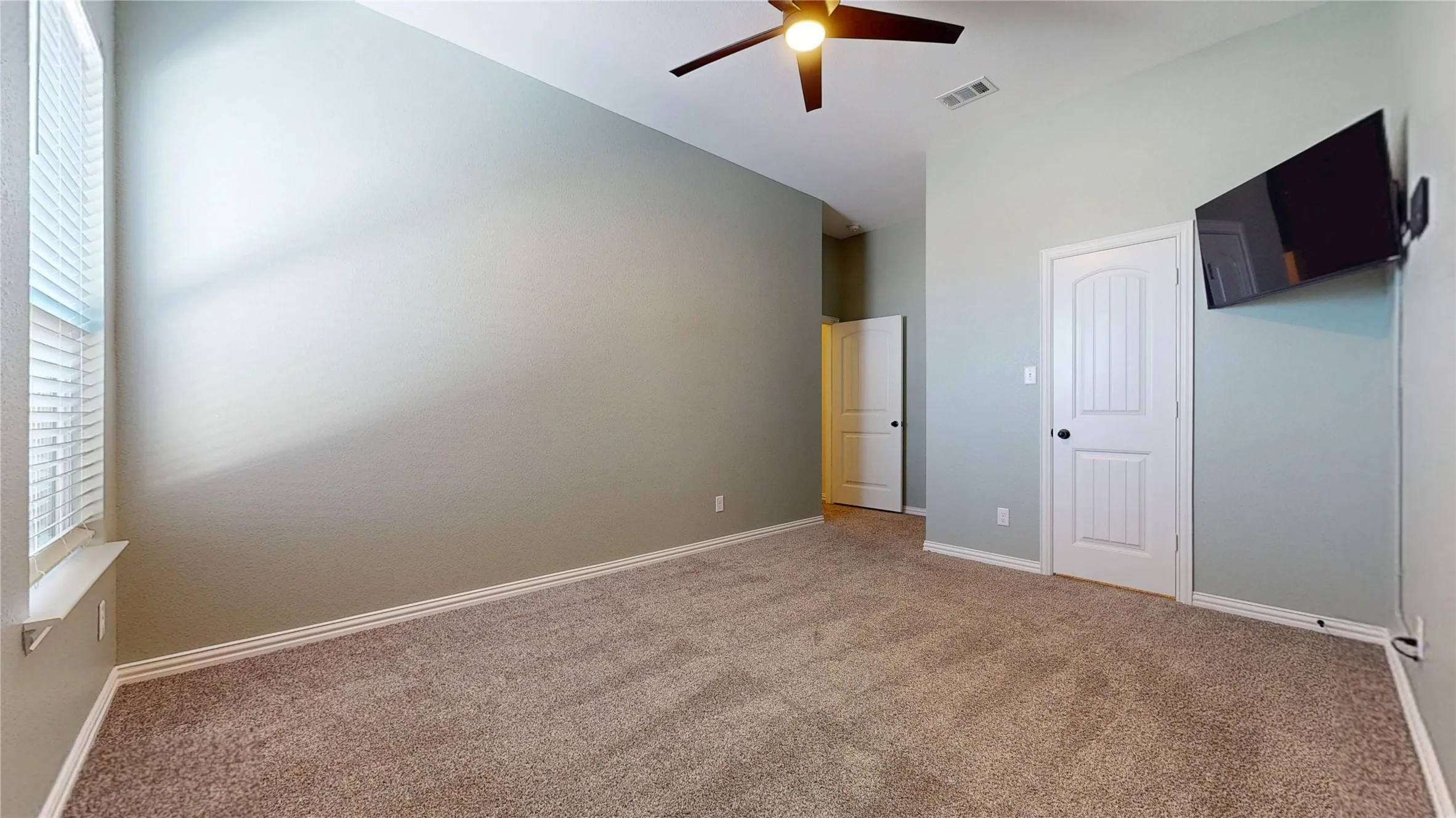 Single Family Residence For Sale in Parker County , 1021 Flagstone Drive, Weatherford, Texas 76085, 4 Bedroom, 3 Bathroom, 3 Garage spaces, 2,448 Sqft, built in 2019, mls#21411197, Real Estate Agent in Weatherford, Homes For Sale in Parker county, Homes For Sale in Weatherford, Realtor in Weatherford Texas, Real Estate Brokerage Independent Realty Texas, Luminita Cordes Realtor