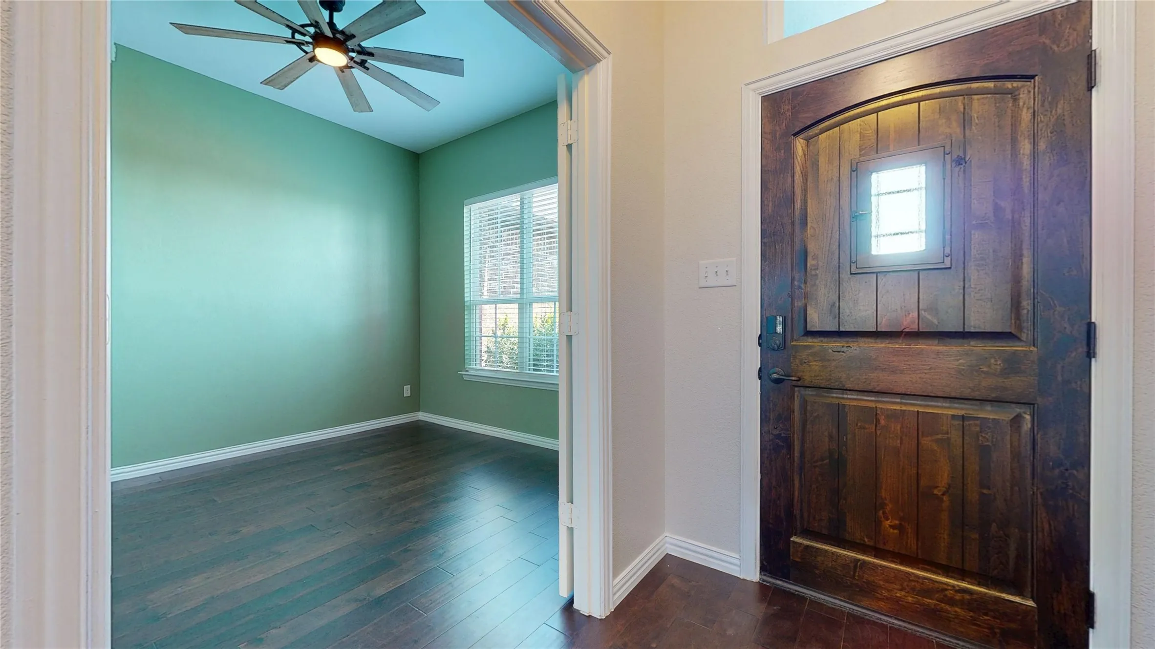 Single Family Residence For Sale in Parker County , 1021 Flagstone Drive, Weatherford, Texas 76085, 4 Bedroom, 3 Bathroom, 3 Garage spaces, 2,448 Sqft, built in 2019, mls#21411197, Real Estate Agent in Weatherford, Homes For Sale in Parker county, Homes For Sale in Weatherford, Realtor in Weatherford Texas, Real Estate Brokerage Independent Realty Texas, Luminita Cordes Realtor