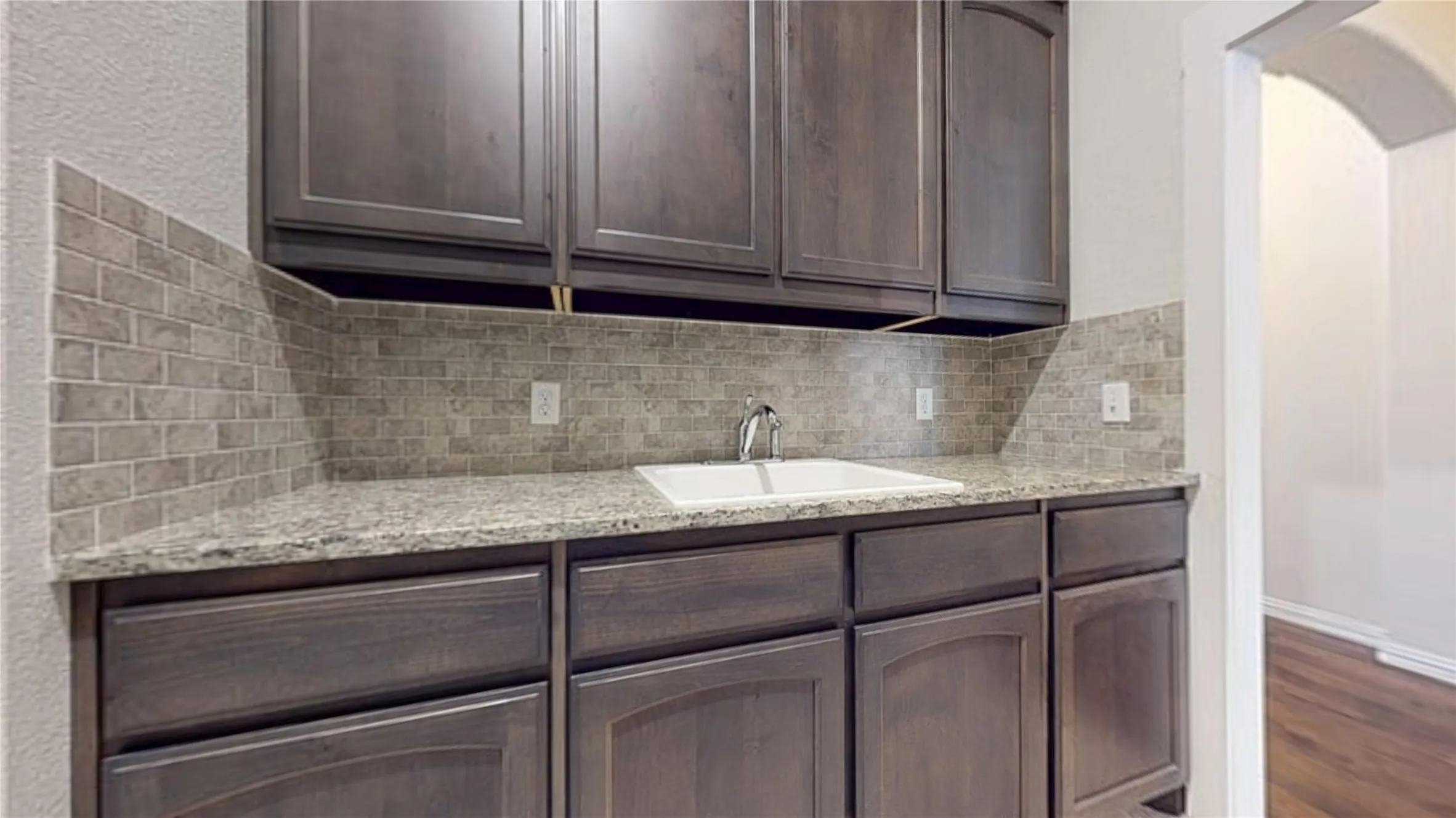 Single Family Residence For Sale in Parker County , 1021 Flagstone Drive, Weatherford, Texas 76085, 4 Bedroom, 3 Bathroom, 3 Garage spaces, 2,448 Sqft, built in 2019, mls#21411197, Real Estate Agent in Weatherford, Homes For Sale in Parker county, Homes For Sale in Weatherford, Realtor in Weatherford Texas, Real Estate Brokerage Independent Realty Texas, Luminita Cordes Realtor
