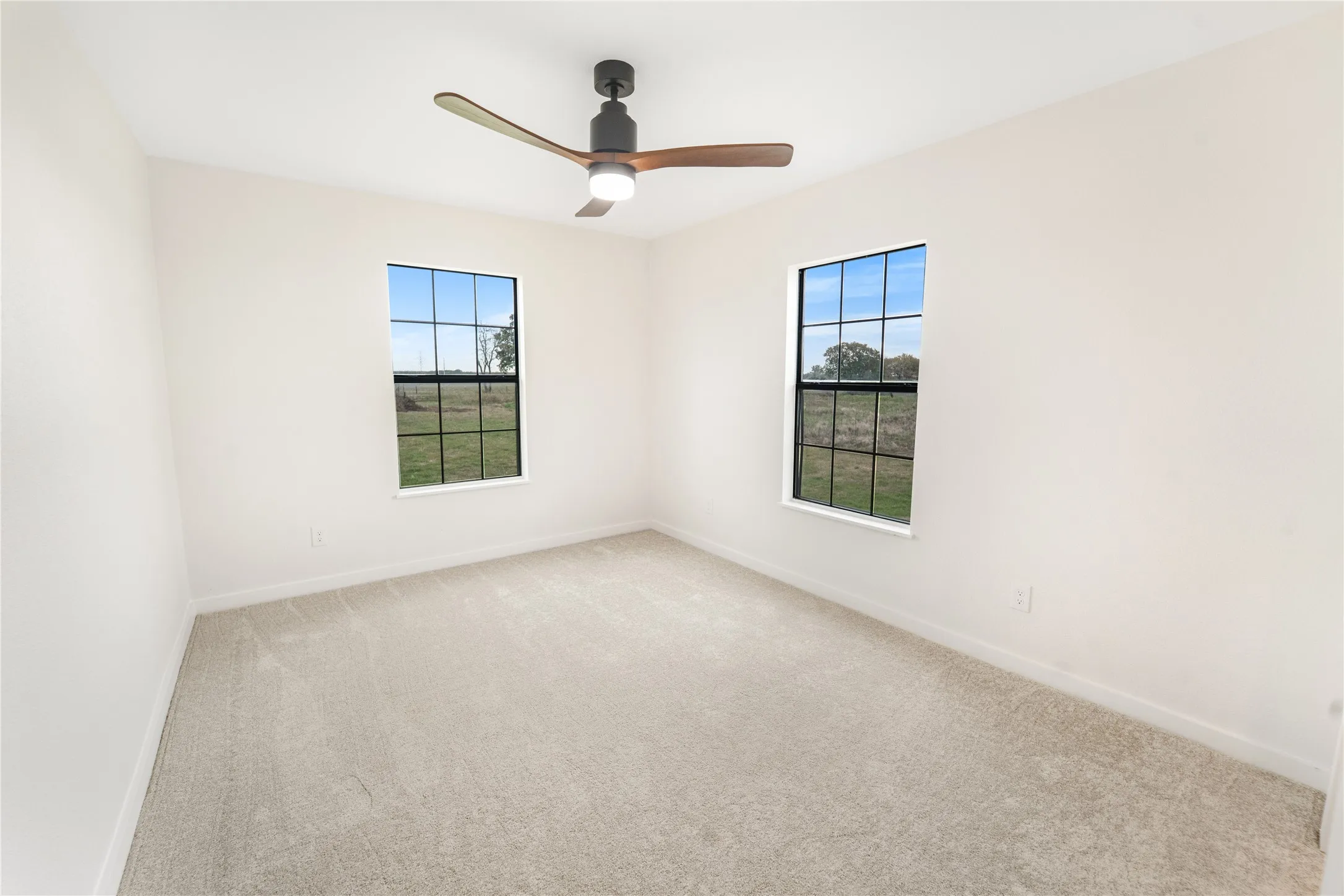 Single Family Residence For Sale in Mc Lennan County , 6903 Rogers Hill, Waco, Texas 76705, 3 Bedroom, 2 Bathroom, Garage spaces, 1,500 Sqft, built in 1970, mls#21411202, Real Estate Agent in Waco, Homes For Sale in Mc Lennan county, Homes For Sale in Waco, Realtor in Waco Texas, Real Estate Brokerage Independent Realty Texas, Luminita Cordes Realtor