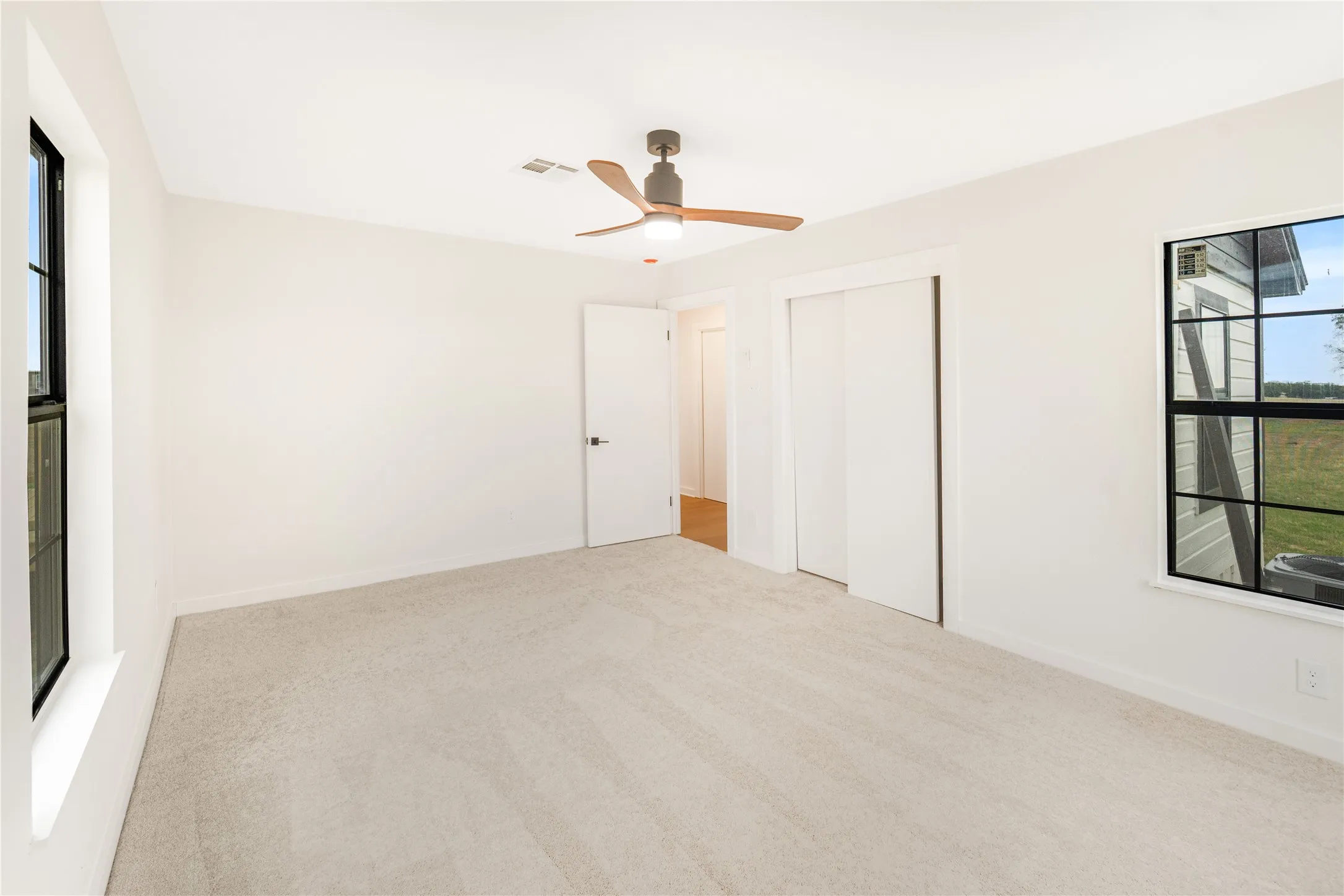Single Family Residence For Sale in Mc Lennan County , 6903 Rogers Hill, Waco, Texas 76705, 3 Bedroom, 2 Bathroom, Garage spaces, 1,500 Sqft, built in 1970, mls#21411202, Real Estate Agent in Waco, Homes For Sale in Mc Lennan county, Homes For Sale in Waco, Realtor in Waco Texas, Real Estate Brokerage Independent Realty Texas, Luminita Cordes Realtor