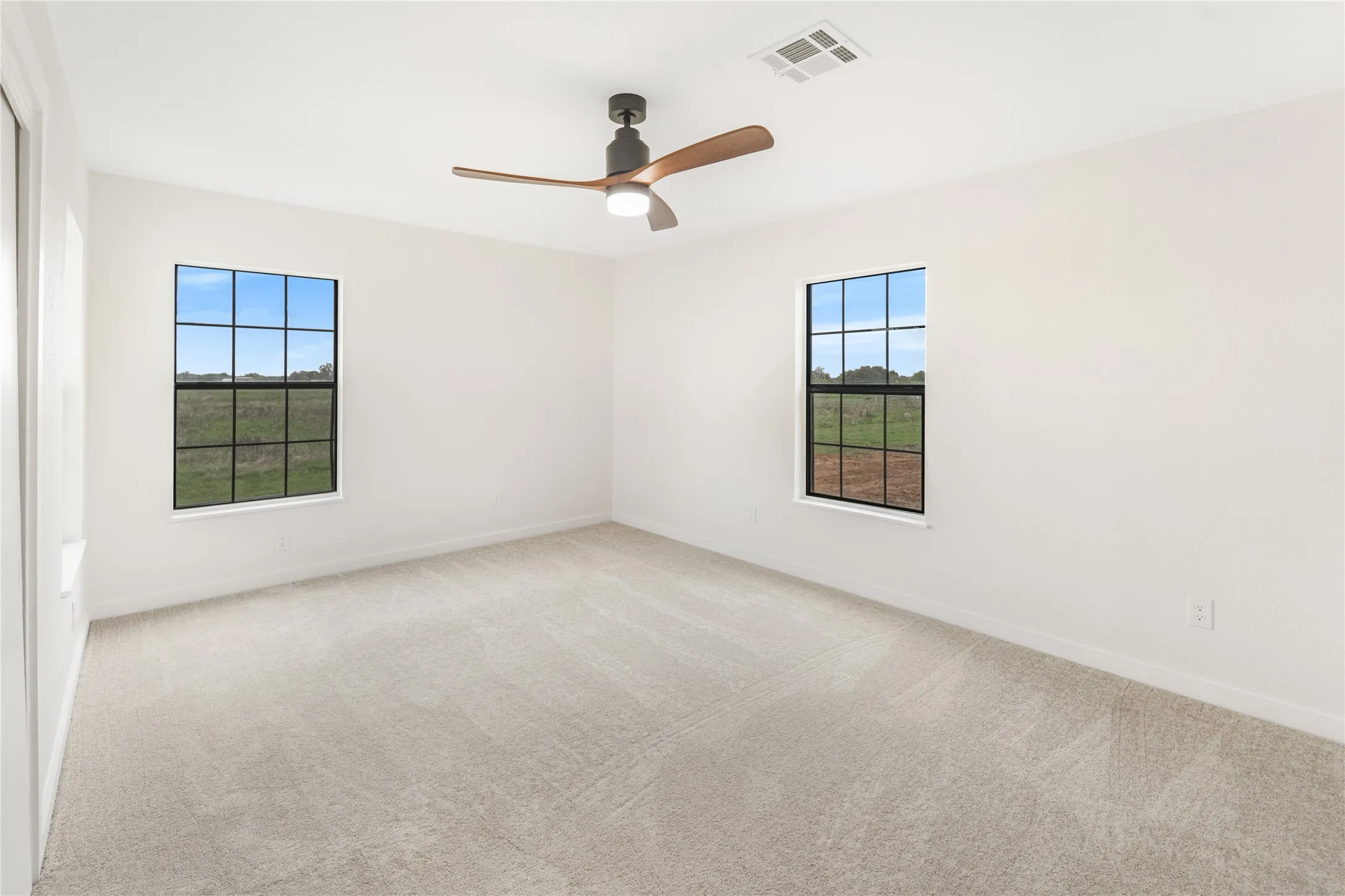 Single Family Residence For Sale in Mc Lennan County , 6903 Rogers Hill, Waco, Texas 76705, 3 Bedroom, 2 Bathroom, Garage spaces, 1,500 Sqft, built in 1970, mls#21411202, Real Estate Agent in Waco, Homes For Sale in Mc Lennan county, Homes For Sale in Waco, Realtor in Waco Texas, Real Estate Brokerage Independent Realty Texas, Luminita Cordes Realtor