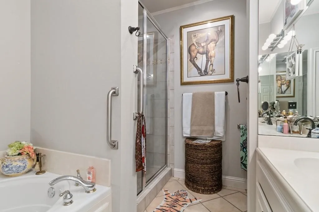 Condominium For Sale in Navarro County , 603 W 6TH Avenue 103, Corsicana, Texas 75110, 2 Bedroom, 2 Bathroom, Garage spaces, 1,475 Sqft, built in 2001, mls#21410530, Real Estate Agent in Corsicana, Homes For Sale in Navarro county, Homes For Sale in Corsicana, Realtor in Corsicana Texas, Real Estate Brokerage Independent Realty Texas, Luminita Cordes Realtor