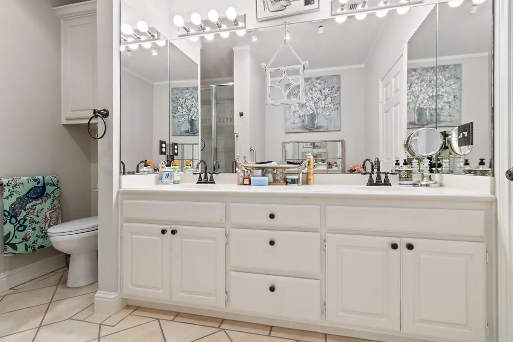 Condominium For Sale in Navarro County , 603 W 6TH Avenue 103, Corsicana, Texas 75110, 2 Bedroom, 2 Bathroom, Garage spaces, 1,475 Sqft, built in 2001, mls#21410530, Real Estate Agent in Corsicana, Homes For Sale in Navarro county, Homes For Sale in Corsicana, Realtor in Corsicana Texas, Real Estate Brokerage Independent Realty Texas, Luminita Cordes Realtor