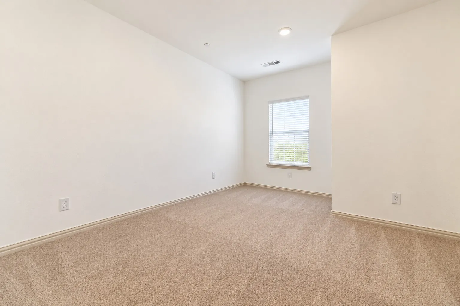 Townhouse For Sale in Collin County , 2805 Chisos Red Road, Mc Kinney, Texas 75071, 3 Bedroom, 3 Bathroom, 2 Garage spaces, 2,189 Sqft, built in 2025, mls#21411274, Real Estate Agent in Mc Kinney, Homes For Sale in Collin county, Homes For Sale in Mc Kinney, Realtor in Mc Kinney Texas, Real Estate Brokerage Independent Realty Texas, Luminita Cordes Realtor