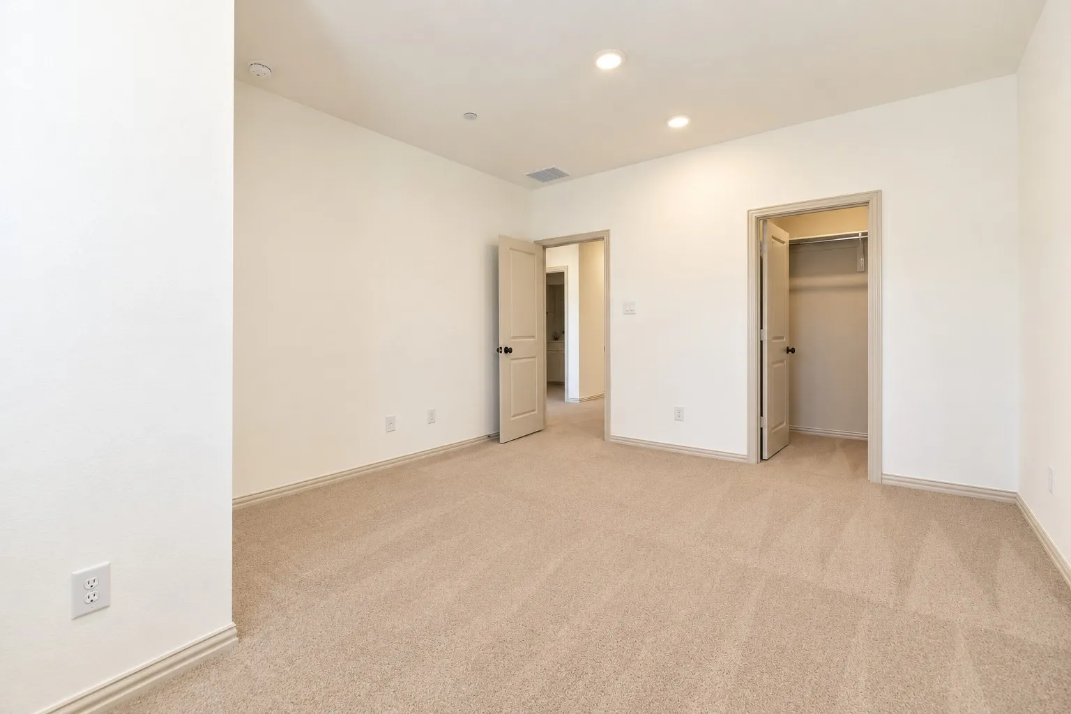 Townhouse For Sale in Collin County , 2805 Chisos Red Road, Mc Kinney, Texas 75071, 3 Bedroom, 3 Bathroom, 2 Garage spaces, 2,189 Sqft, built in 2025, mls#21411274, Real Estate Agent in Mc Kinney, Homes For Sale in Collin county, Homes For Sale in Mc Kinney, Realtor in Mc Kinney Texas, Real Estate Brokerage Independent Realty Texas, Luminita Cordes Realtor