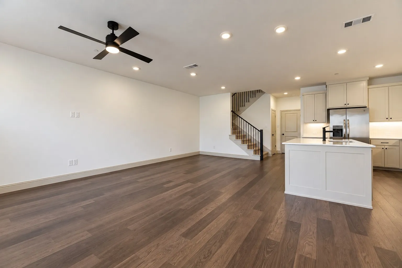 Townhouse For Sale in Collin County , 2805 Chisos Red Road, Mc Kinney, Texas 75071, 3 Bedroom, 3 Bathroom, 2 Garage spaces, 2,189 Sqft, built in 2025, mls#21411274, Real Estate Agent in Mc Kinney, Homes For Sale in Collin county, Homes For Sale in Mc Kinney, Realtor in Mc Kinney Texas, Real Estate Brokerage Independent Realty Texas, Luminita Cordes Realtor