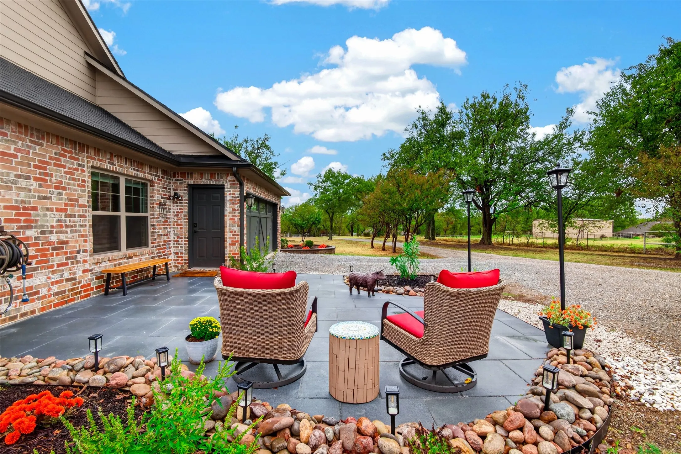 Single Family Residence For Sale in Grayson County , 695 Harris Lane, Whitewright, Texas 75491, 3 Bedroom, 3 Bathroom, 5 Garage spaces, 2,400 Sqft, built in 2012, mls#21402808, Real Estate Agent in Whitewright, Homes For Sale in Grayson county, Homes For Sale in Whitewright, Realtor in Whitewright Texas, Real Estate Brokerage Independent Realty Texas, Luminita Cordes Realtor