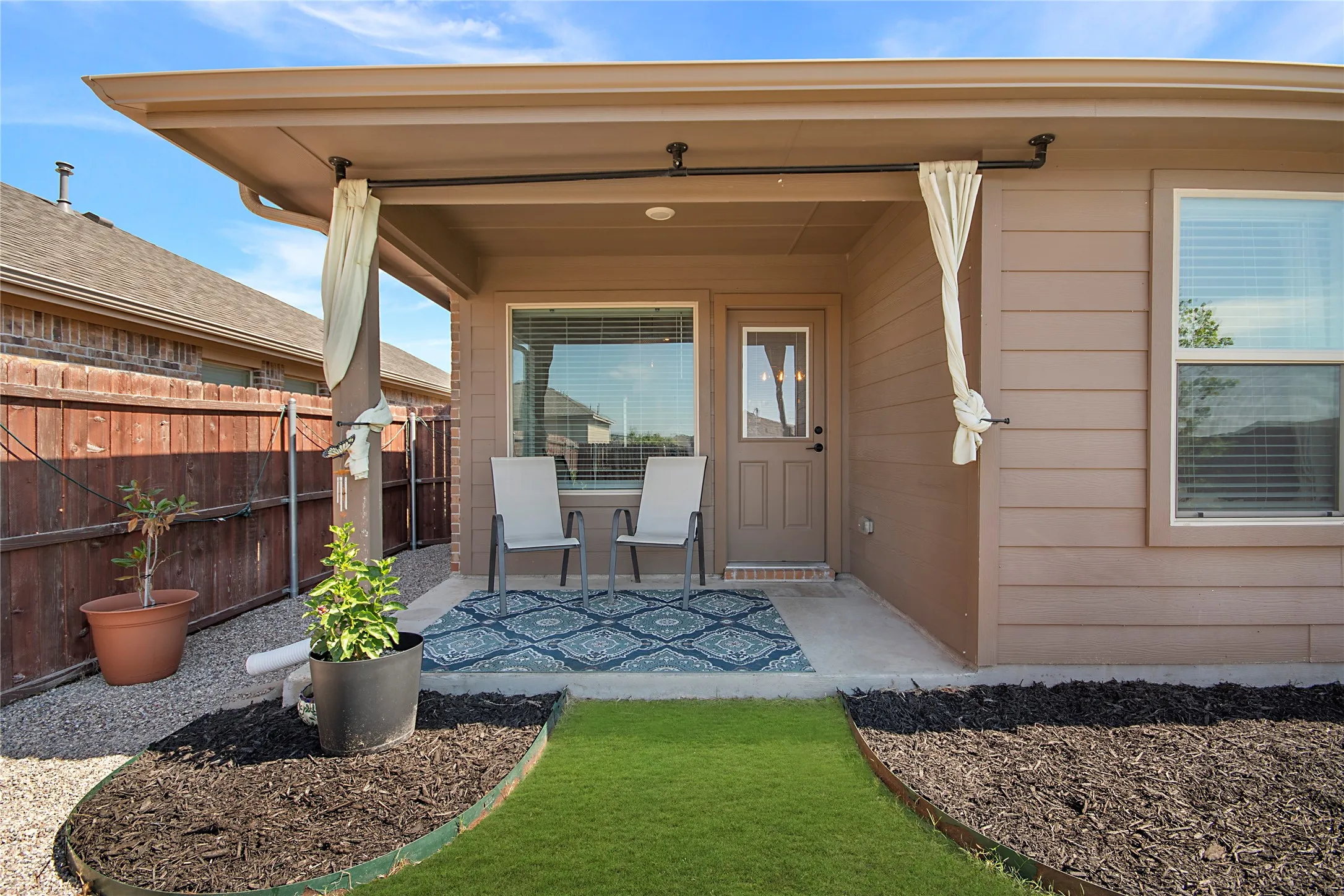 Single Family Residence For Sale in Tarrant County , 2316 Sadlers Creek Lane, Fort Worth, Texas 76108, 4 Bedroom, 2 Bathroom, 2 Garage spaces, 1,605 Sqft, built in 2019, mls#21410423, Real Estate Agent in Fort Worth, Homes For Sale in Tarrant county, Homes For Sale in Fort Worth, Realtor in Fort Worth Texas, Real Estate Brokerage Independent Realty Texas, Luminita Cordes Realtor