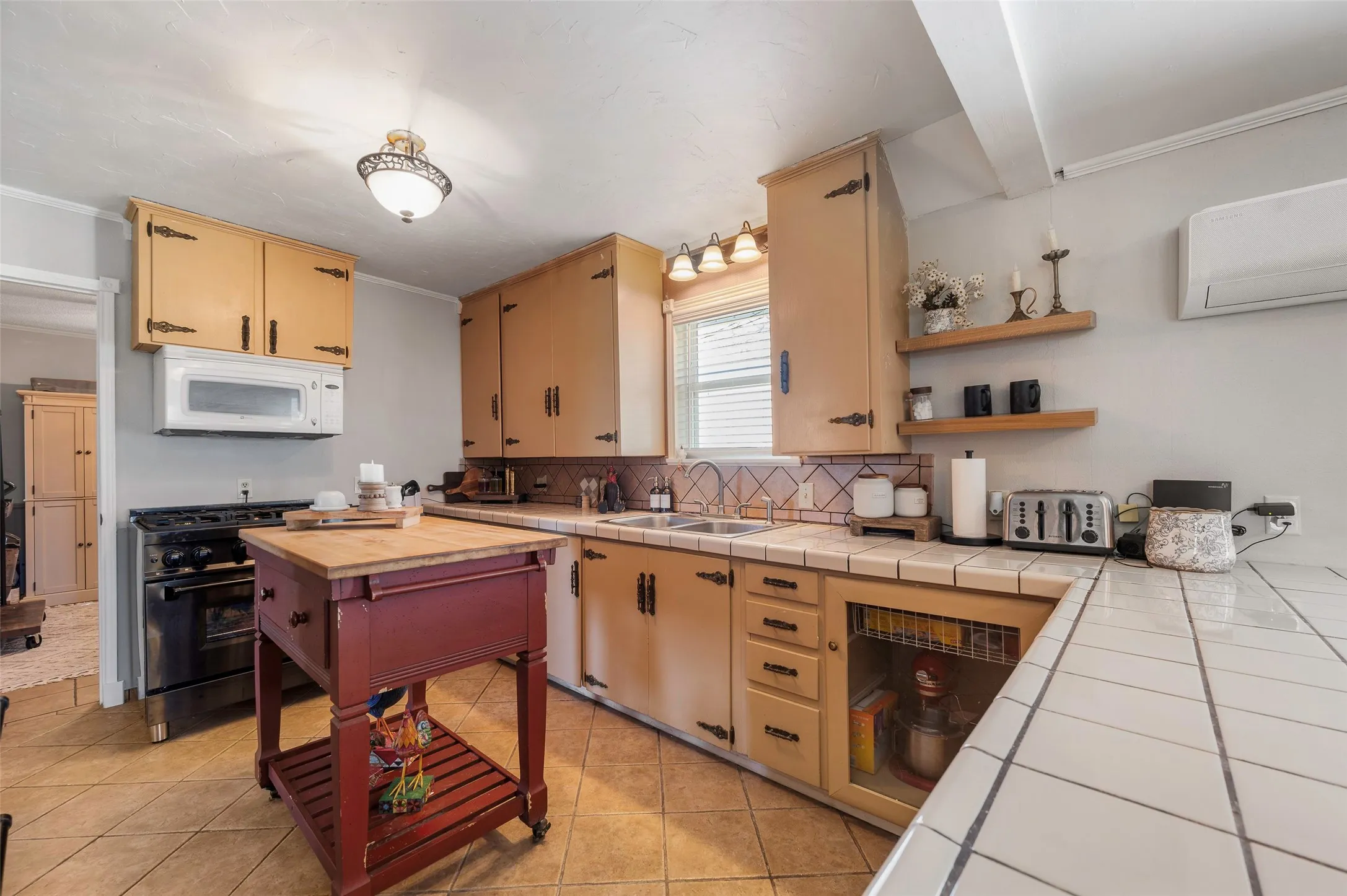 Single Family Residence For Sale in Montague County , 3913 Fm1956, Nocona, Texas 76255, 2 Bedroom, 1 Bathroom, Garage spaces, 1,151 Sqft, built in 1970, mls#21411288, Real Estate Agent in Nocona, Homes For Sale in Montague county, Homes For Sale in Nocona, Realtor in Nocona Texas, Real Estate Brokerage Independent Realty Texas, Luminita Cordes Realtor